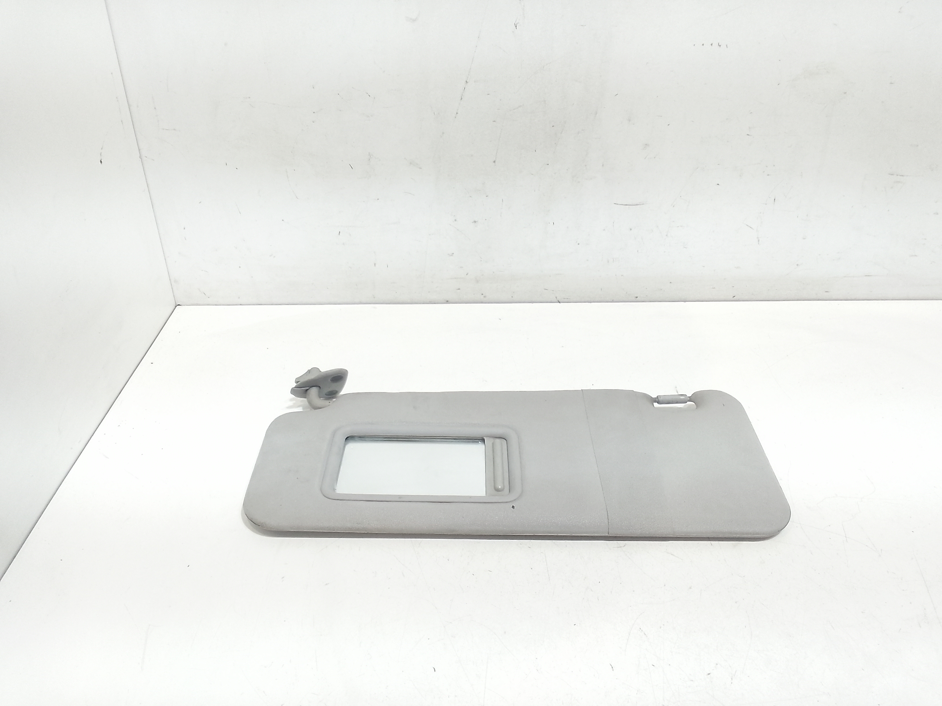 Aletta Parasole Parabrezza Sinistro 74310B1060B0 Usato