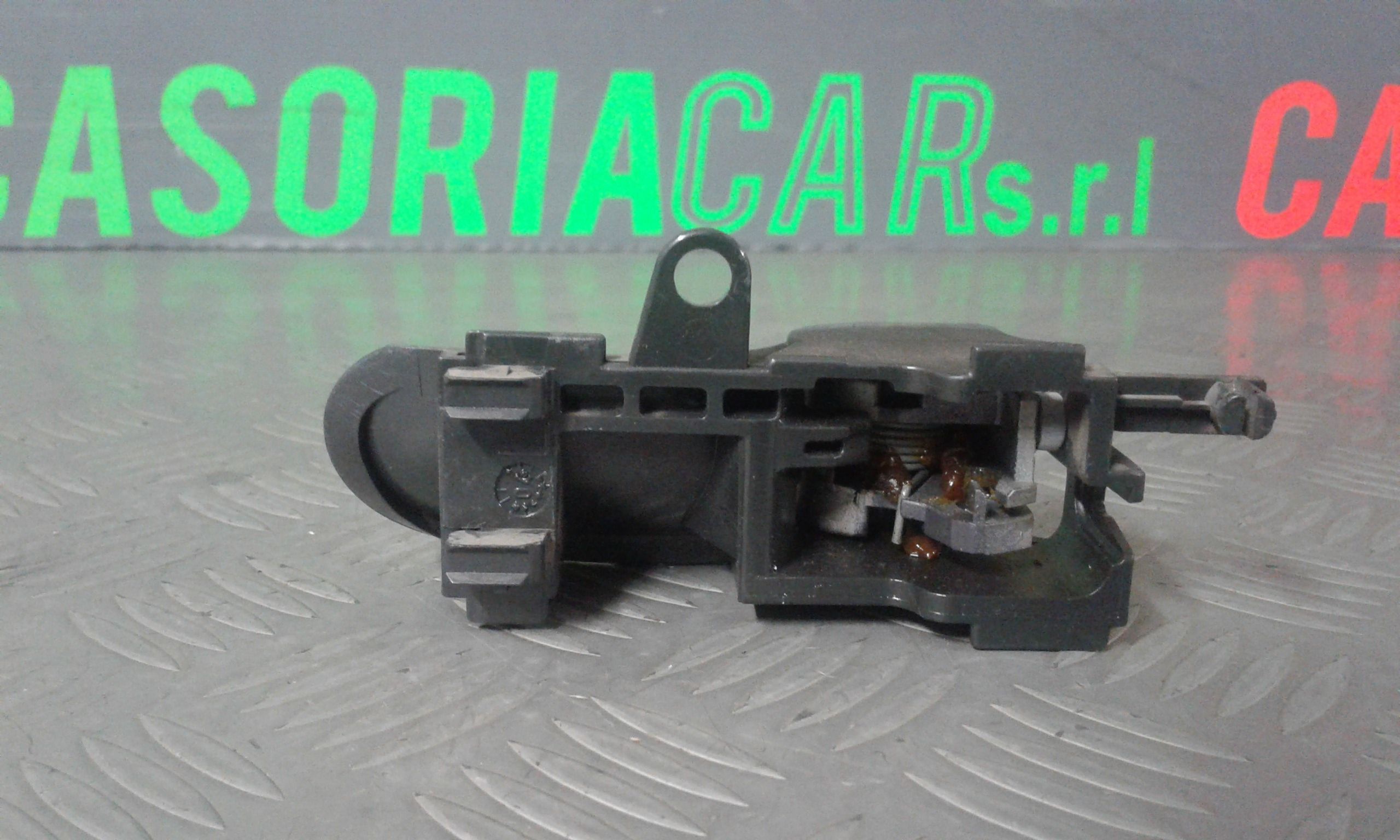 Maniglia Int. Apertura Porta Post. Sinistro 692060D010B1 Usato