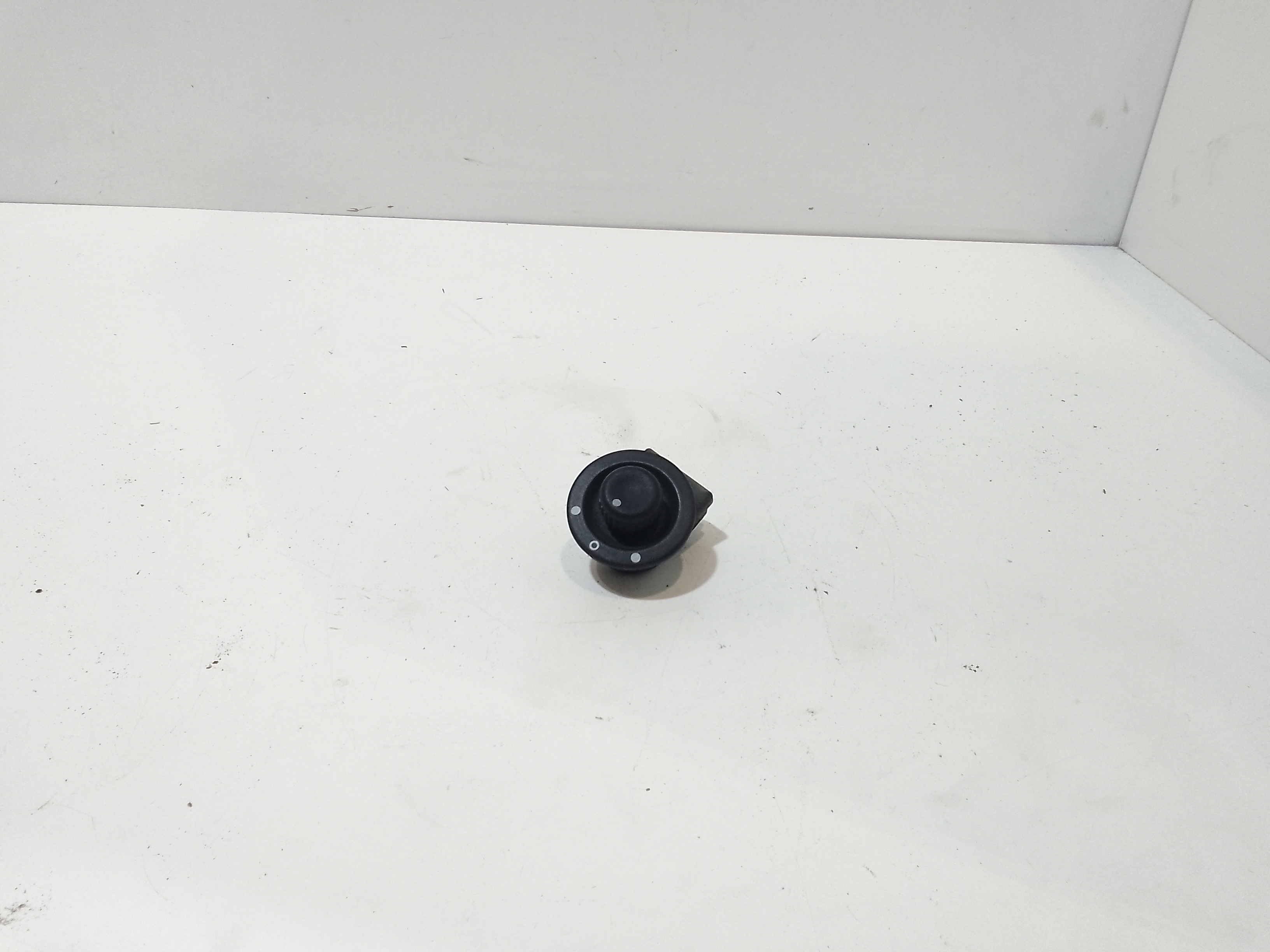 Interruttore Regolazione Retrovisore Est. 7700410199 Usato