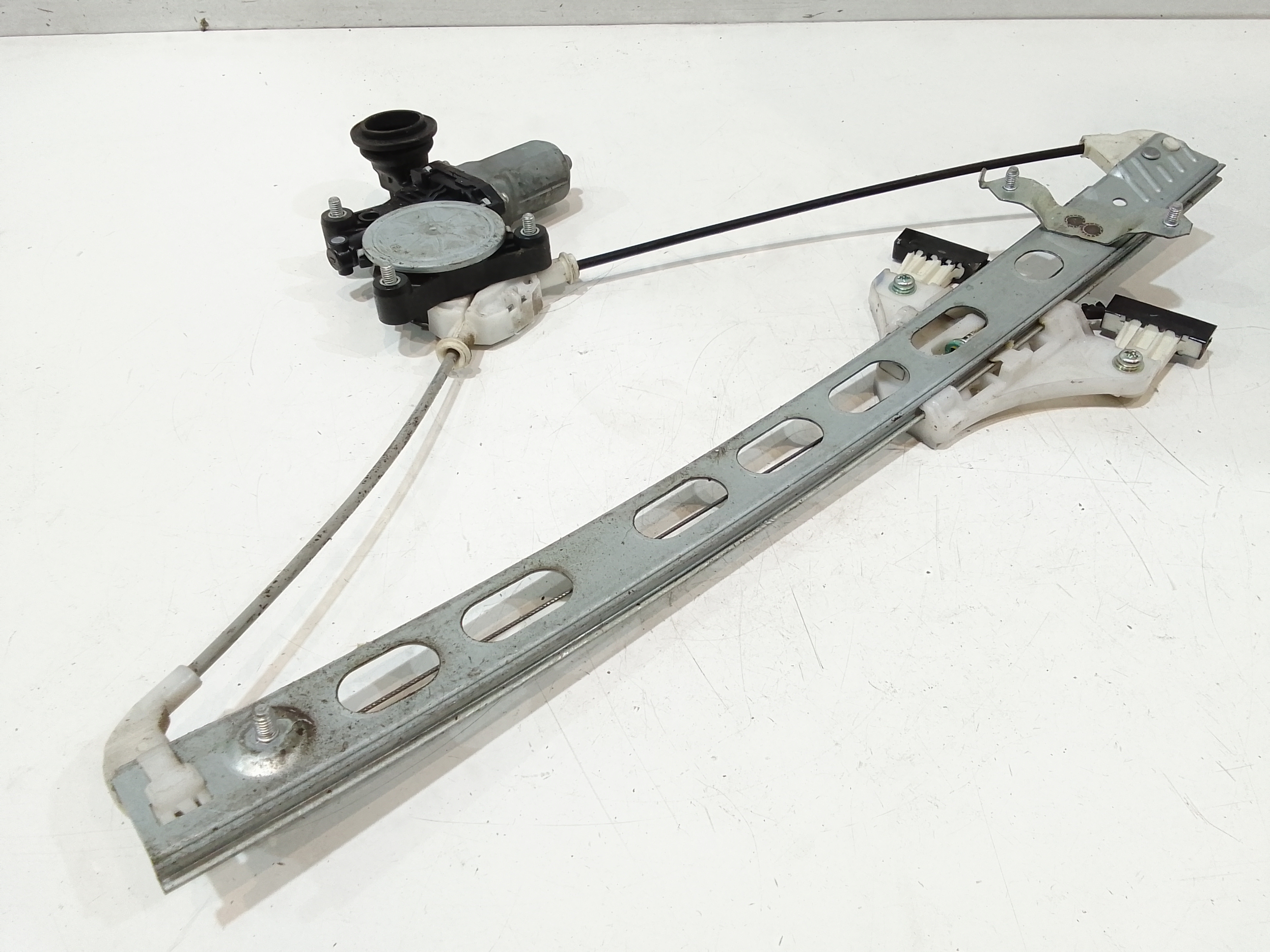 Alzacristallo Porta Ant. Destro Usato