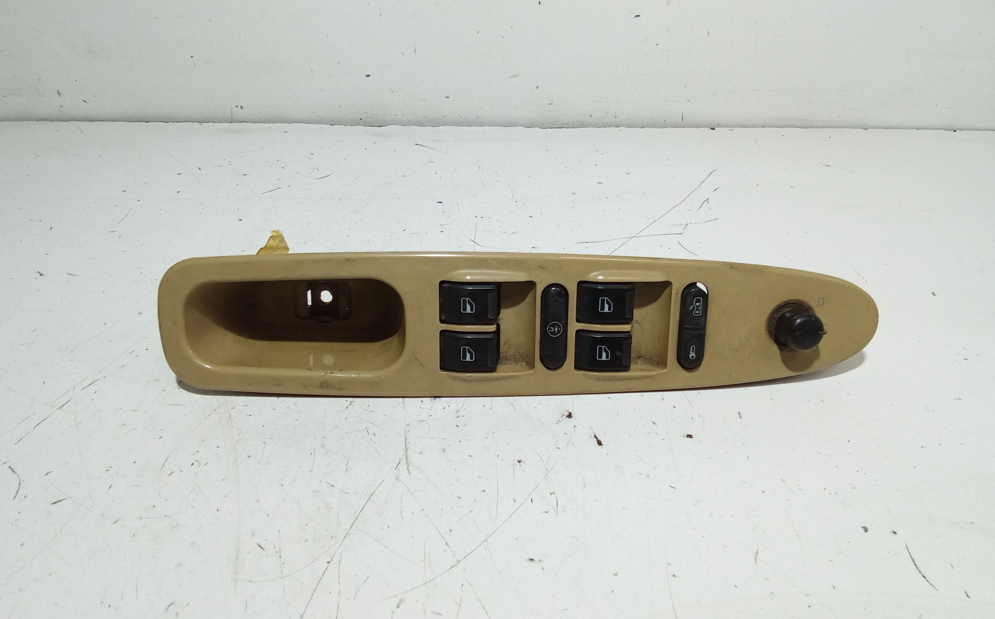 Interruttore Alzacristalli Porta Ant. Sinistro Usato