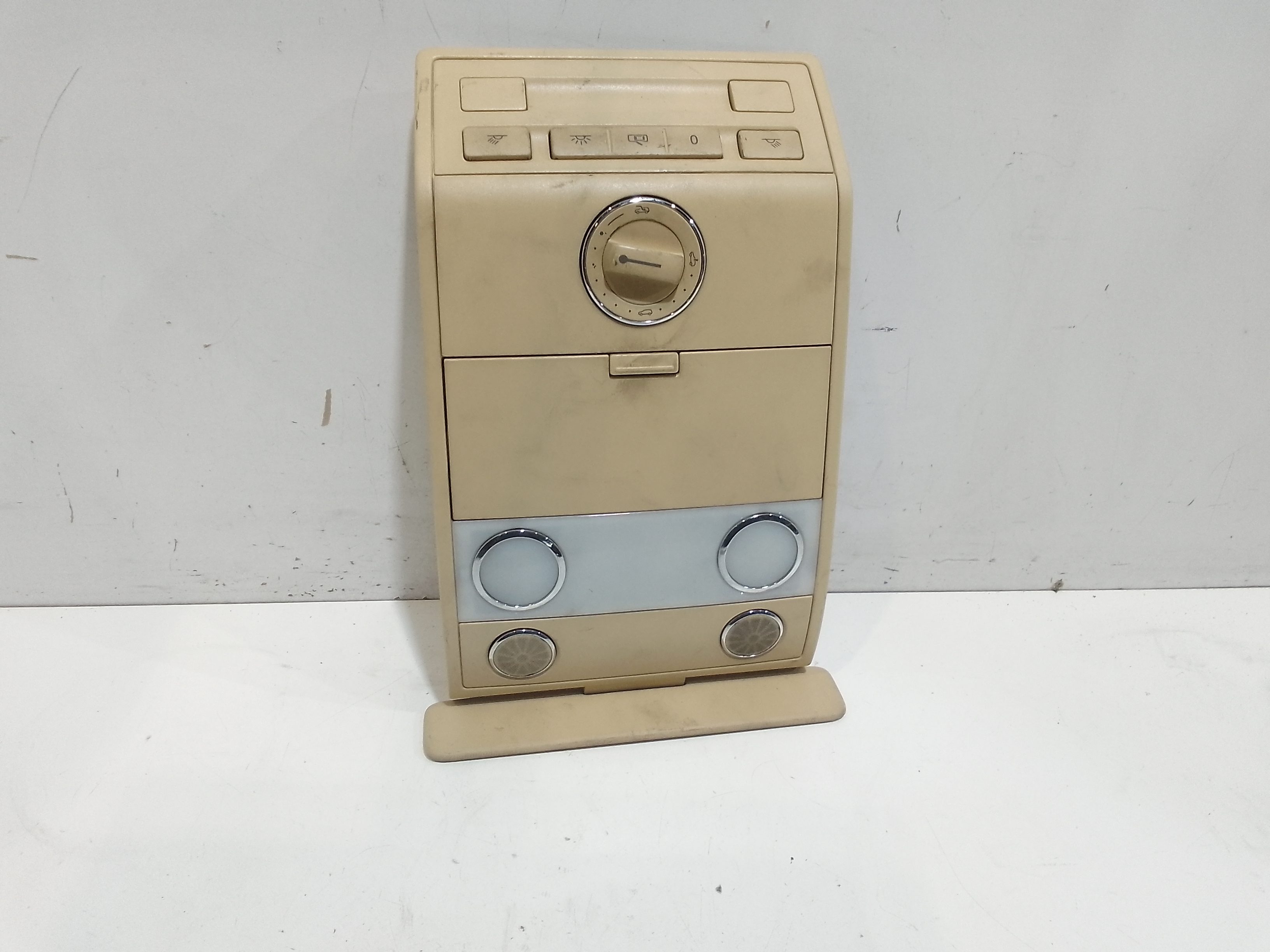 Luce Cortesia Ant. Tetto 7L6947105A Usato