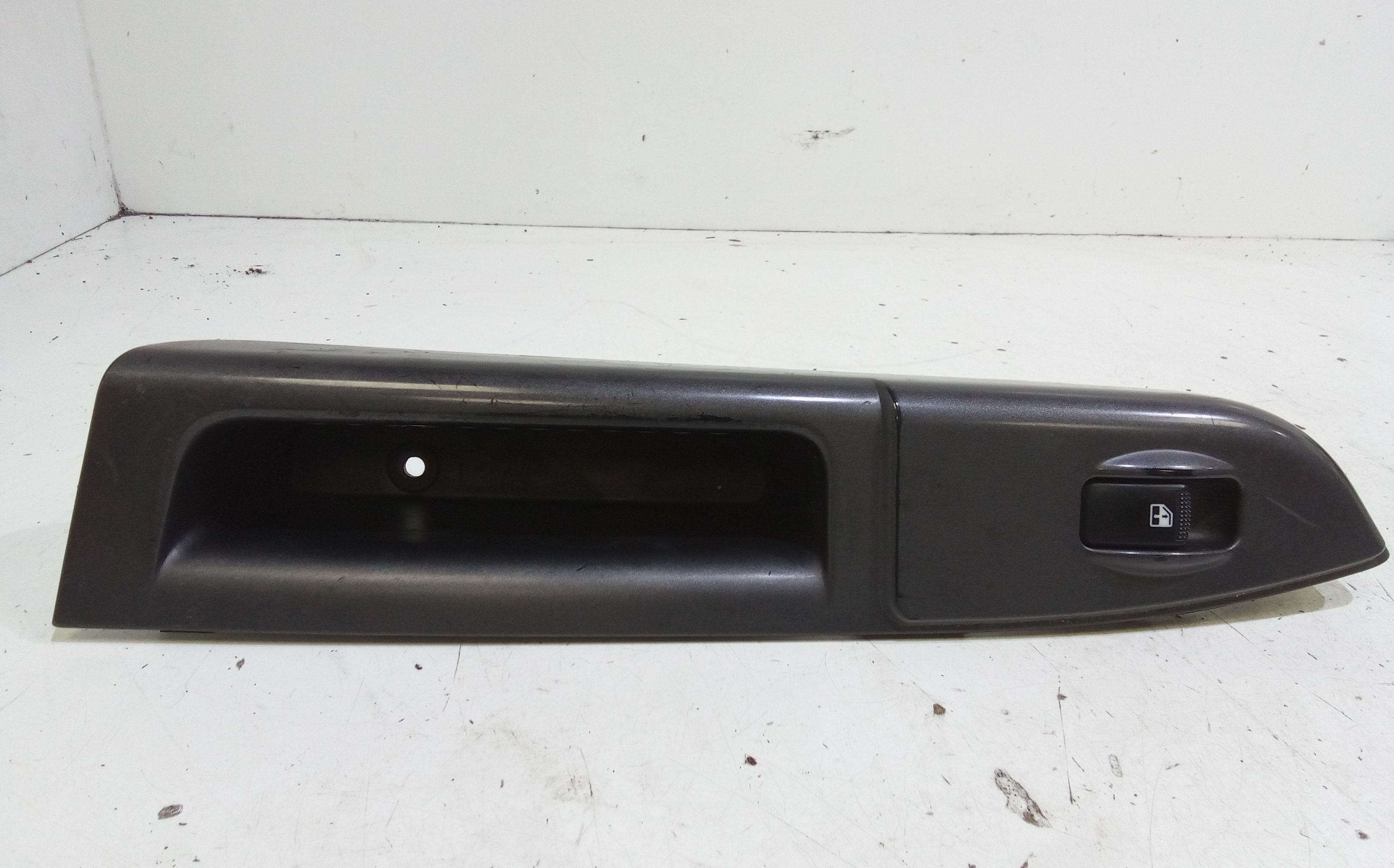 Interruttore Alzacristalli Porta Ant. Destro Usato