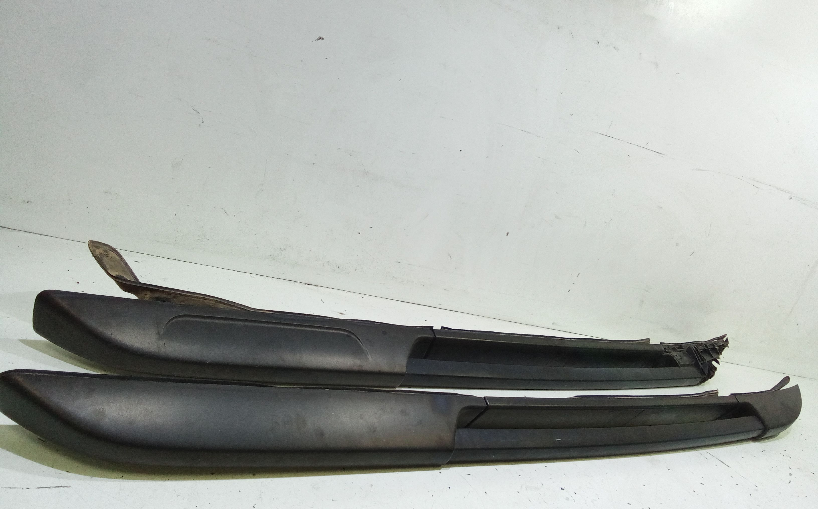 Barre Portatutto Per Mancorrente Tetto Destro + Barre Portatutto Per Mancorrente Tetto Sinistro Usato