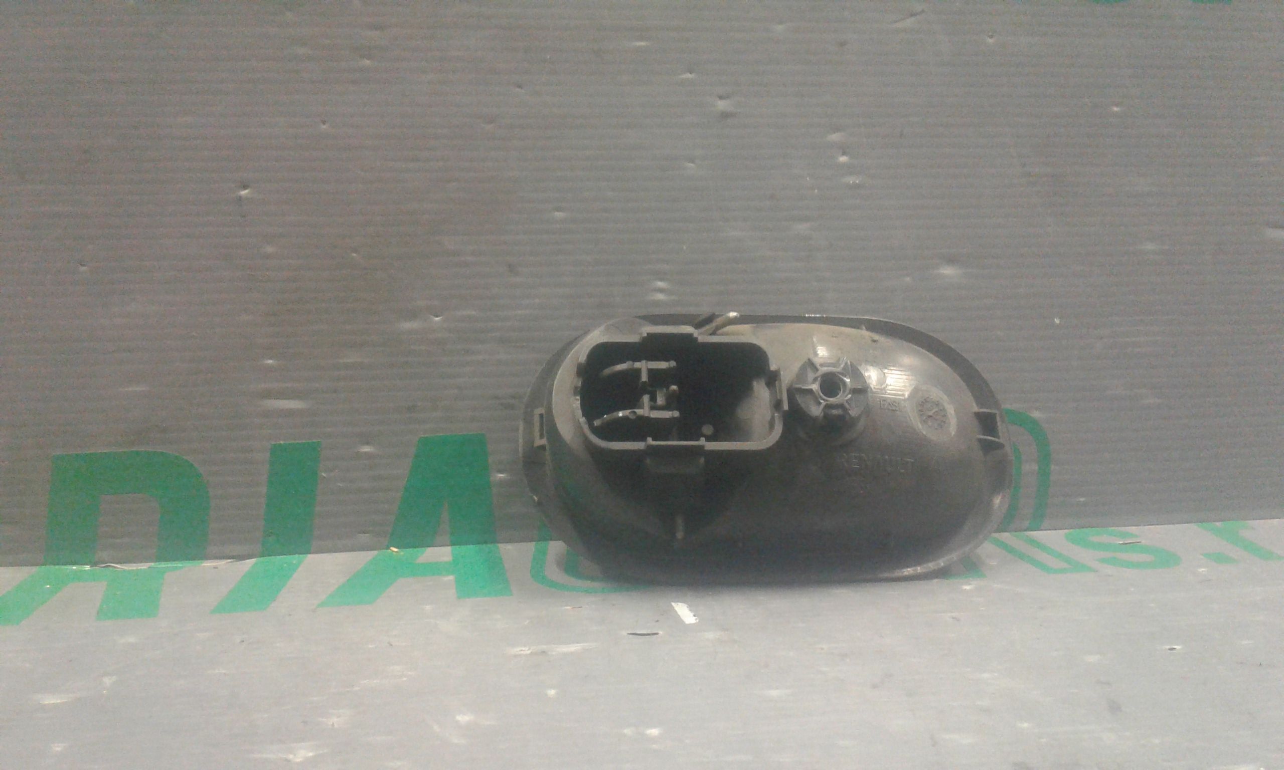 Maniglia Int. Apertura Porta Post. Destro 8200310580 Usato