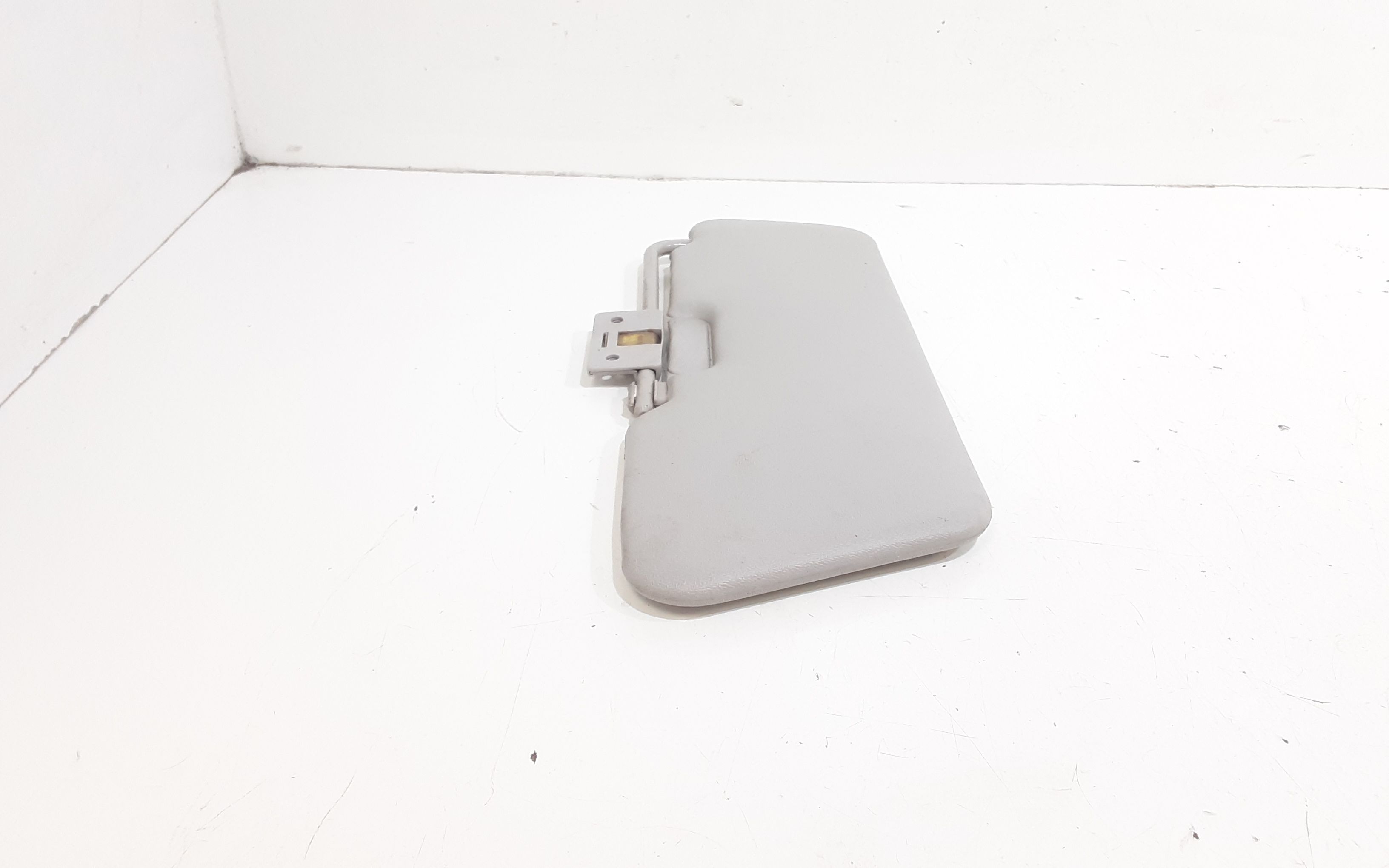 Aletta Parasole Parabrezza Sinistro 735244330 Usato