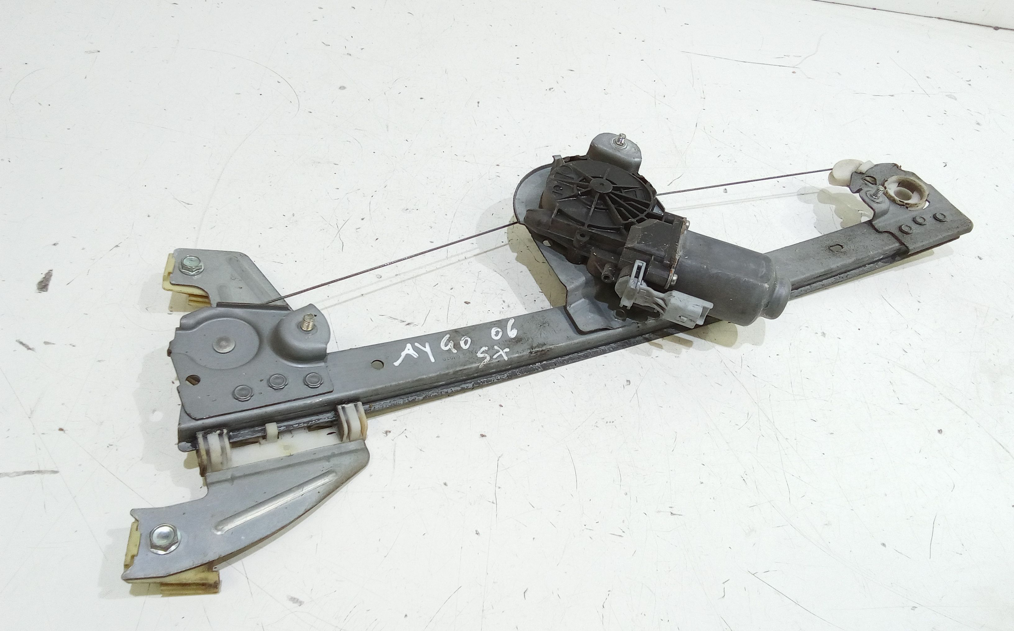 Alzacristallo Porta Ant. Sinistro 698200H010 Usato