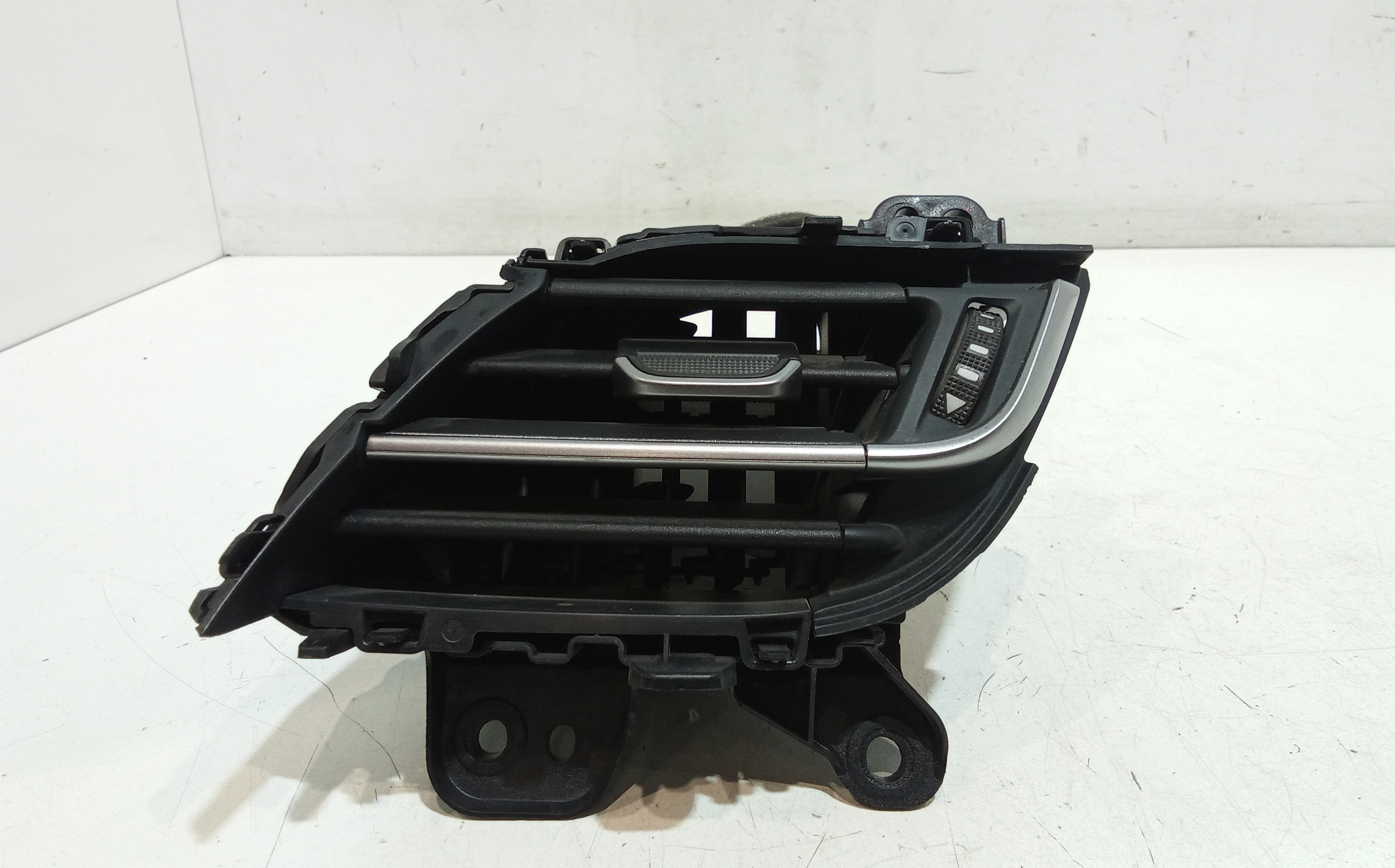 Condotto Aria Bocchette Lat. Cruscotto Destro 55086F4030 Usato