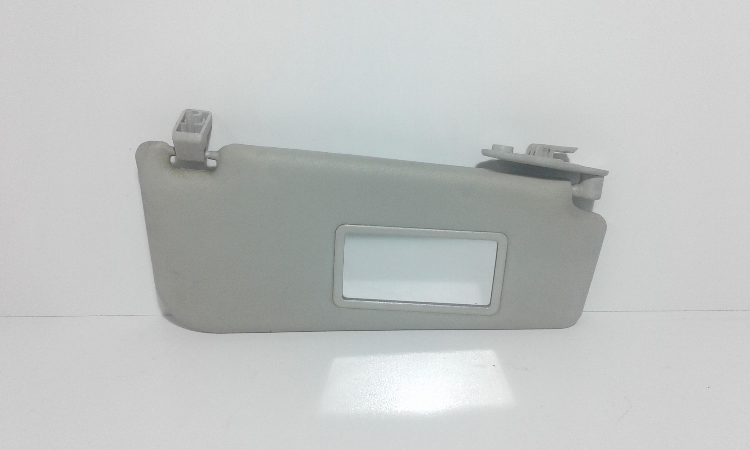 Aletta Parasole Parabrezza Destro 735338206 Usato