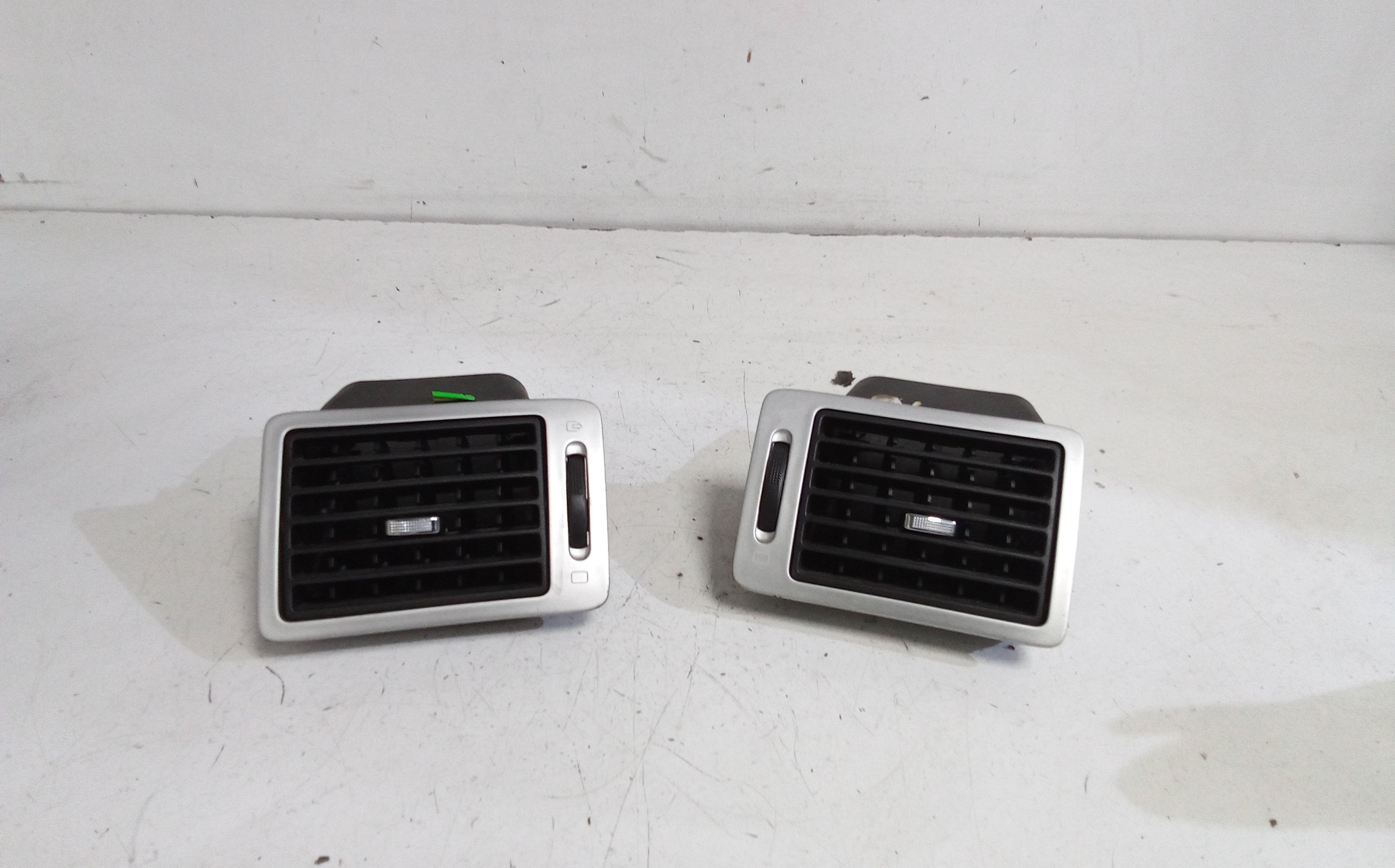 Condotto Aria Bocchette Lat. Cruscotto Sinistro , Condotto Aria Bocchette Lat. Cruscotto Destro Usato