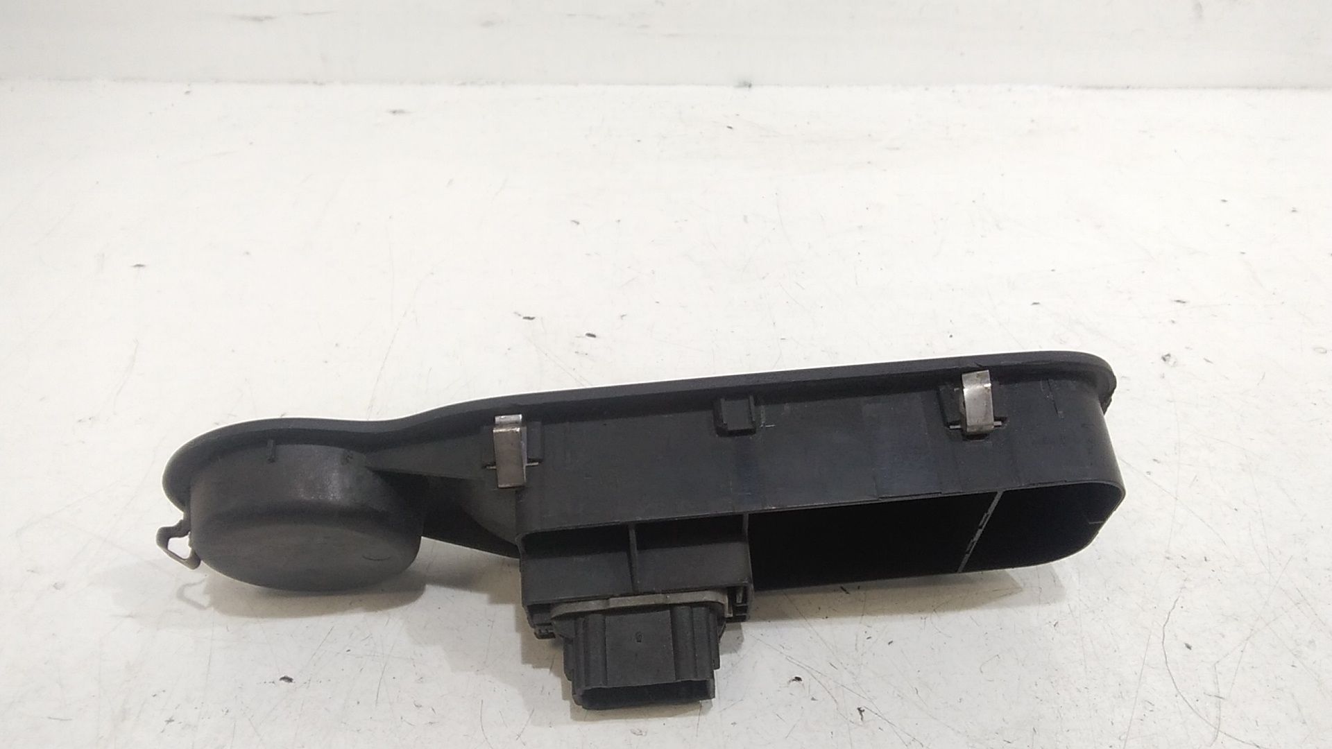 Interruttore Alzacristalli Porta Ant. Destro 8200214936 Usato