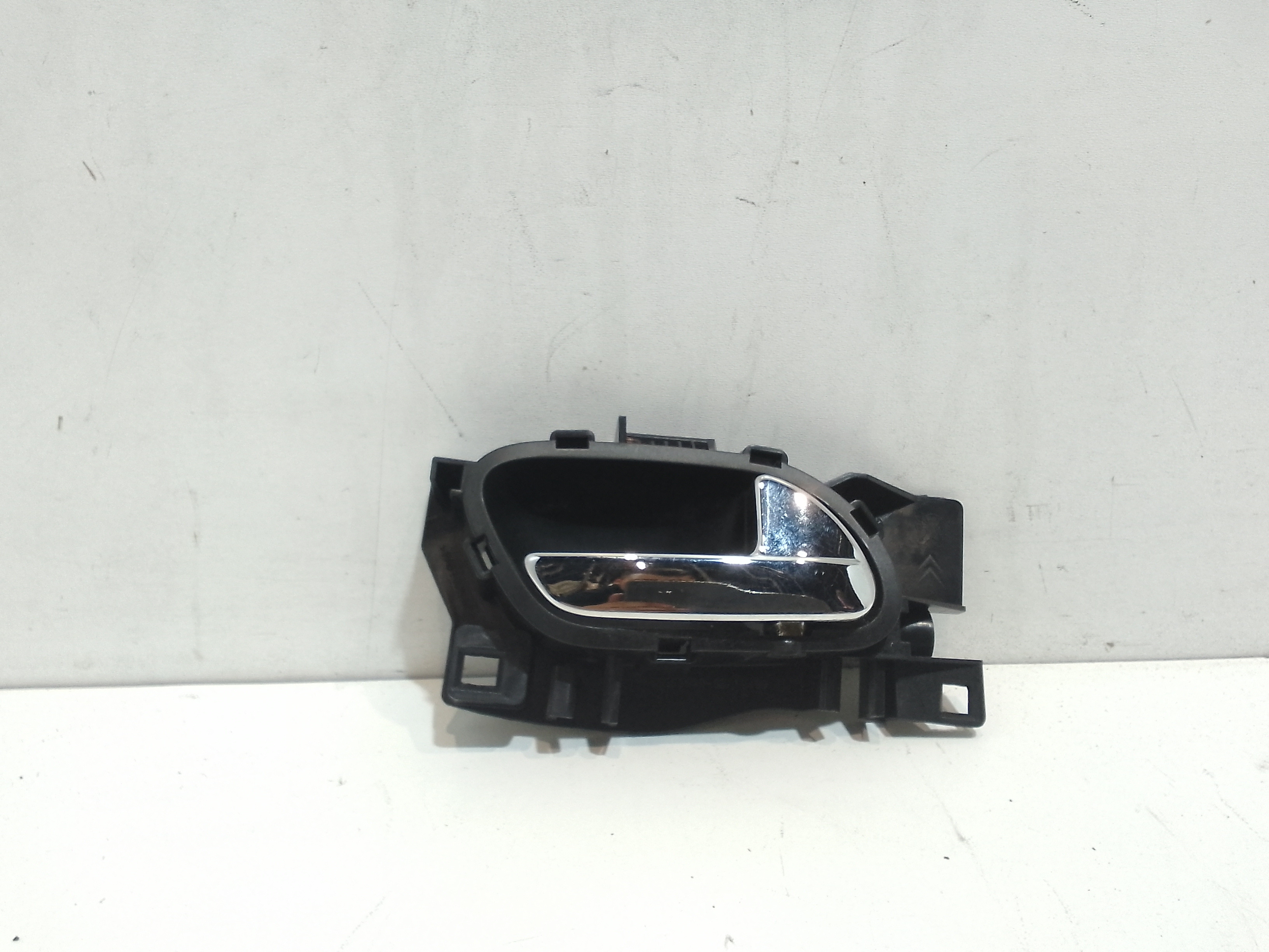 Maniglia Int. Apertura Porta Post. Destro 9144A5 Usato