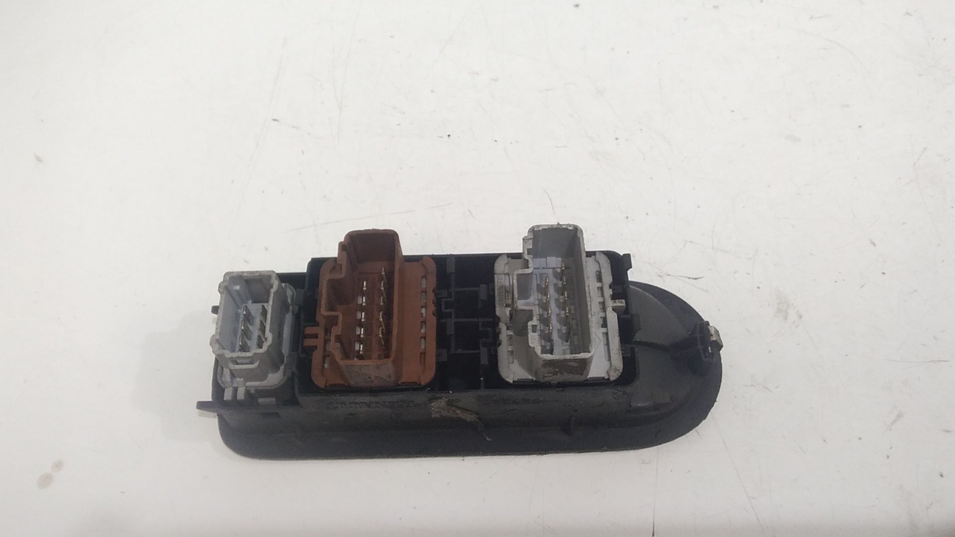 Interruttore Alzacristalli Porta Ant. Sinistro 8200107772 Usato