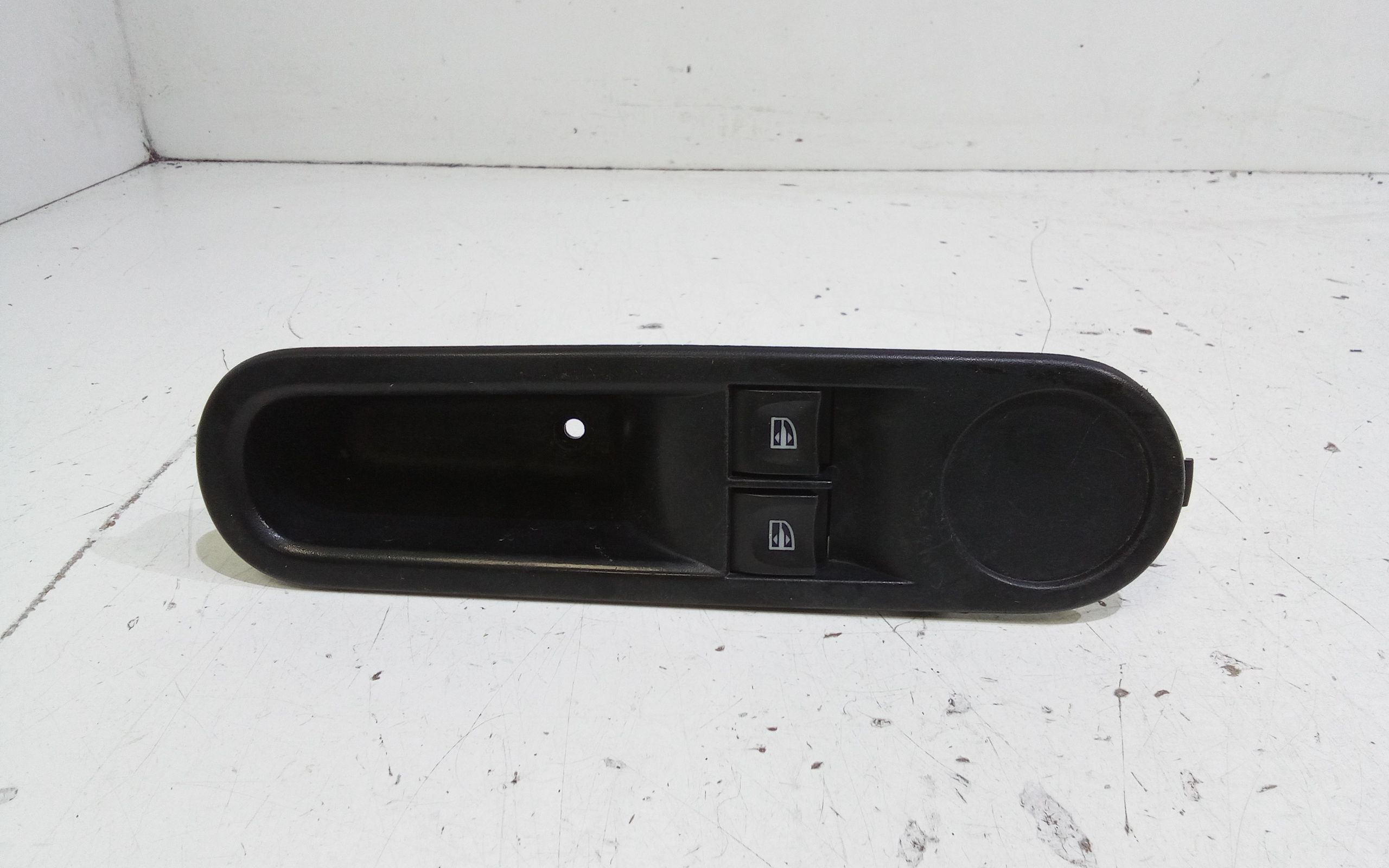 Interruttore Alzacristalli Porta Ant. Sinistro Usato