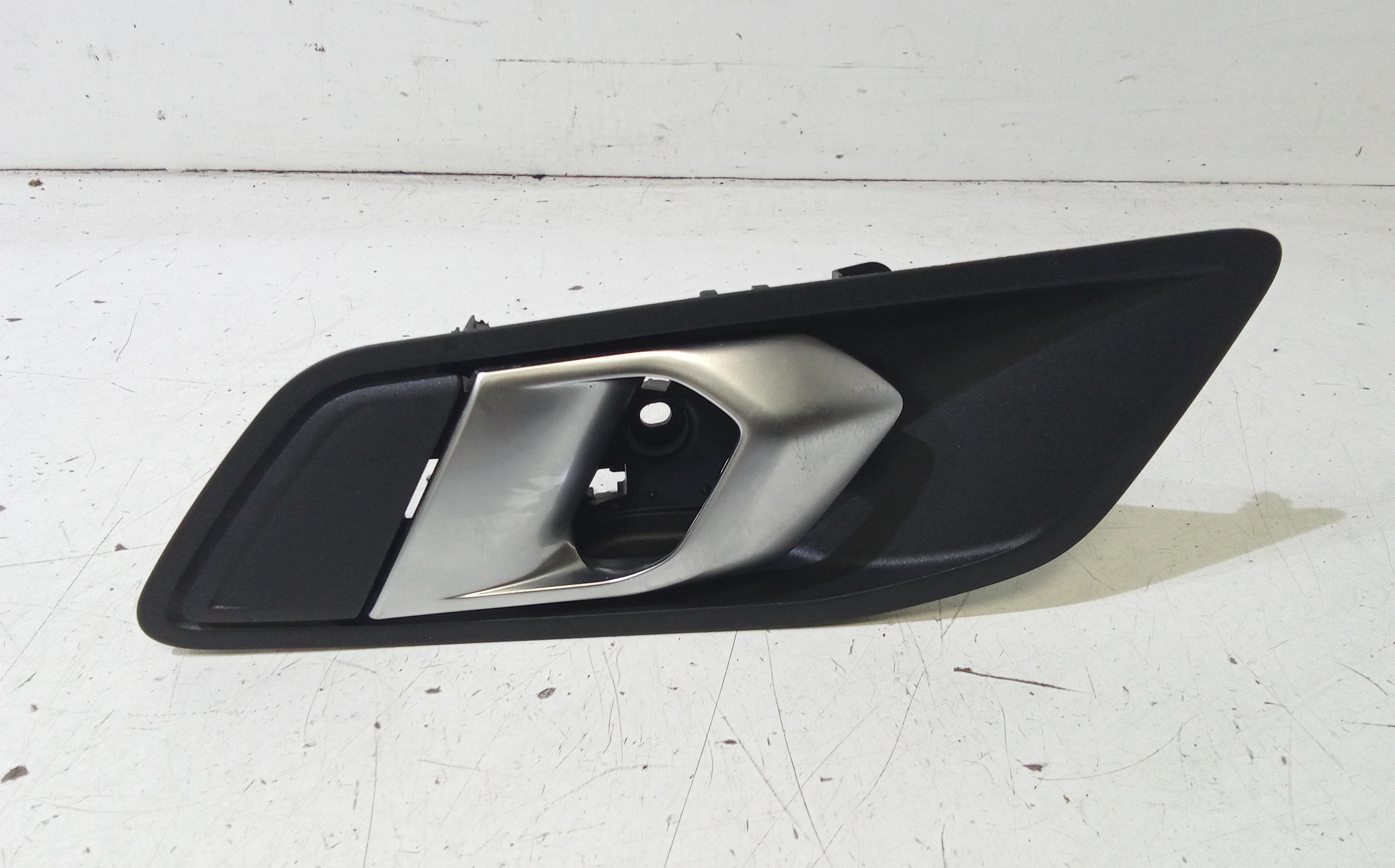 Maniglia Int. Apertura Porta Post. Sinistro 51429875699 Usato