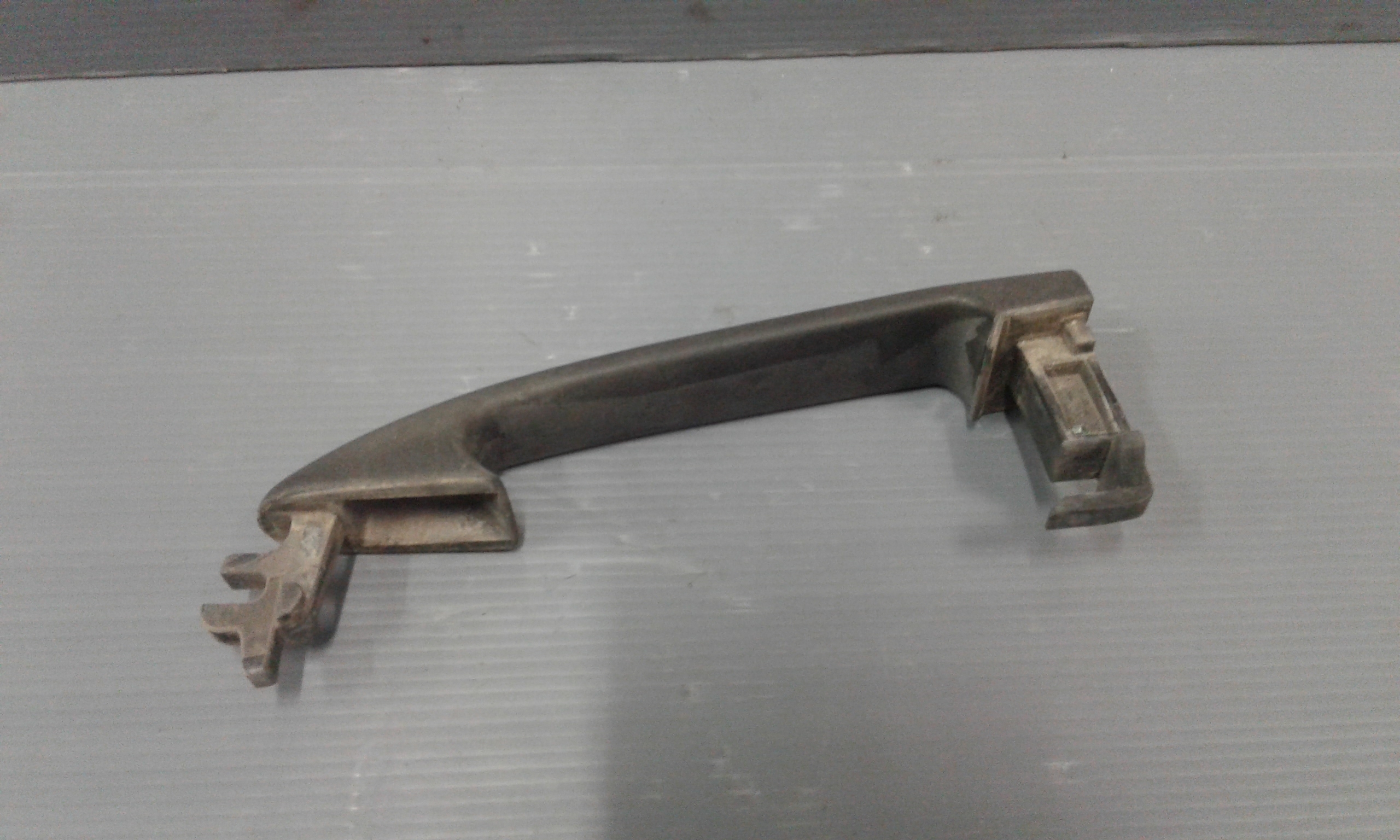 Maniglia Porta Ant. Destro A1687660001 Usato