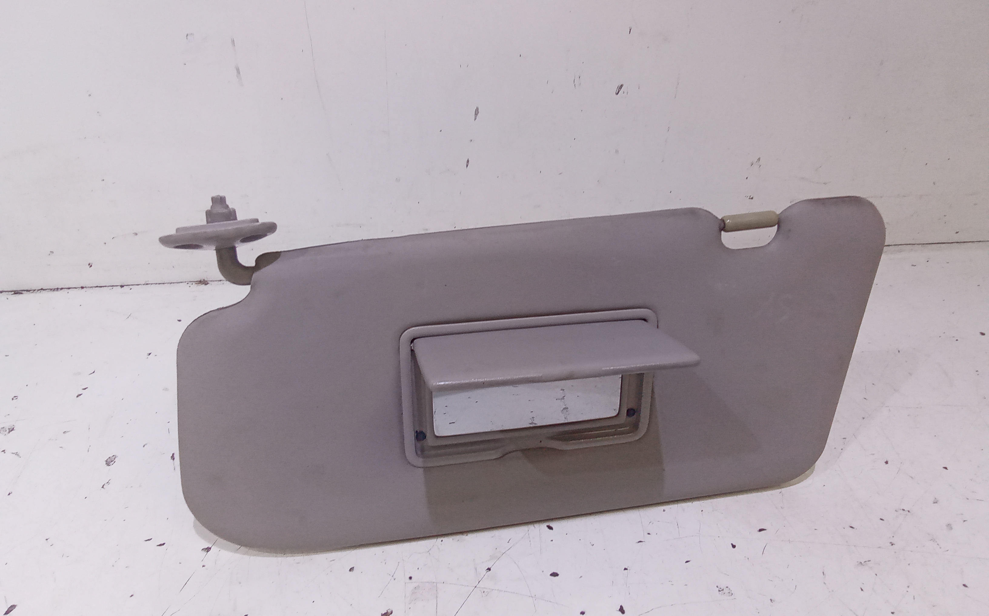 Aletta Parasole Parabrezza Sinistro 964018H90A Usato