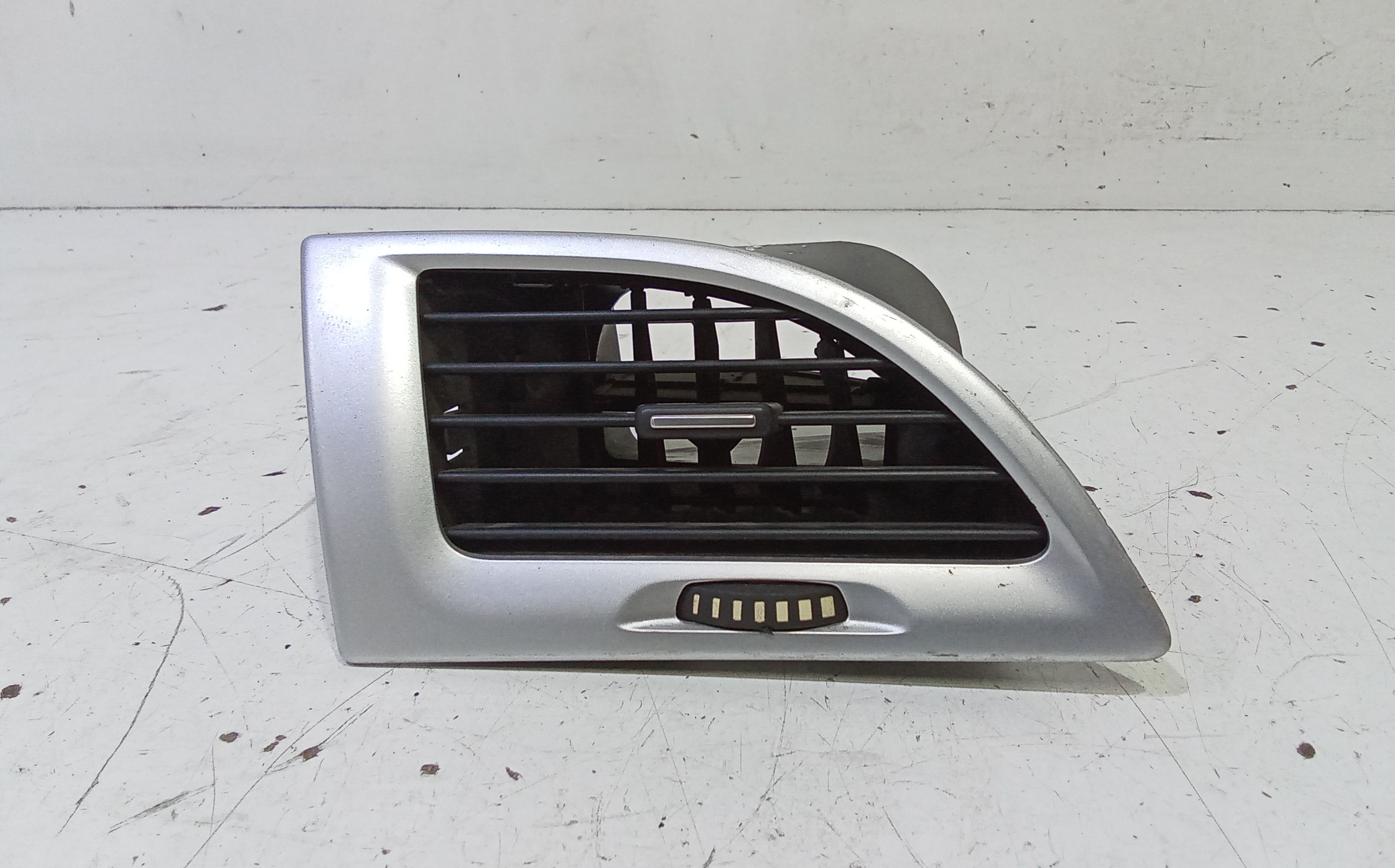 Condotto Aria Bocchette Lat. Cruscotto Sinistro Usato