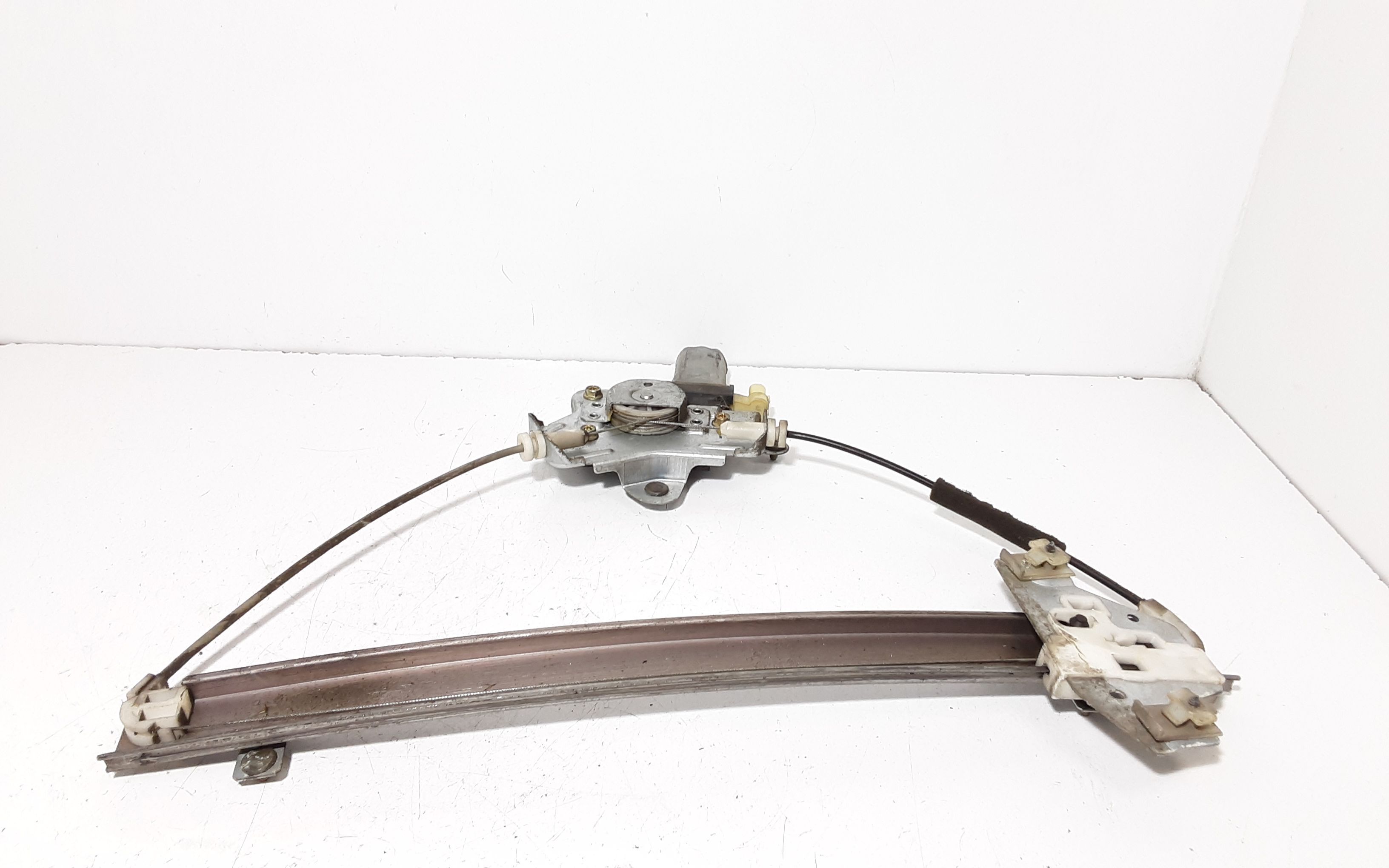 Alzacristallo Porta Ant. Sinistro 8240107000 Usato