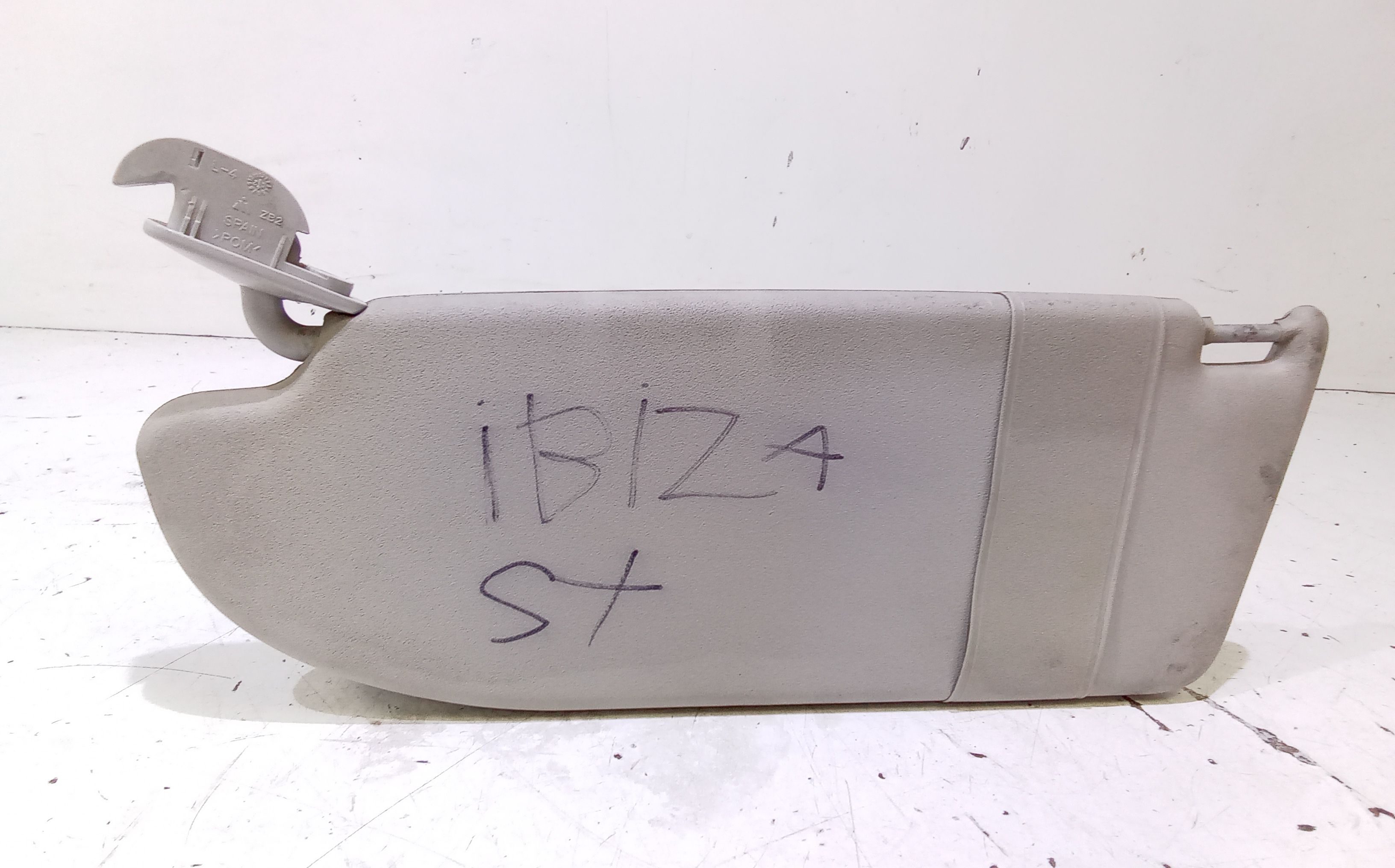 Aletta Parasole Parabrezza Sinistro 6L1857551A5W9 Usato