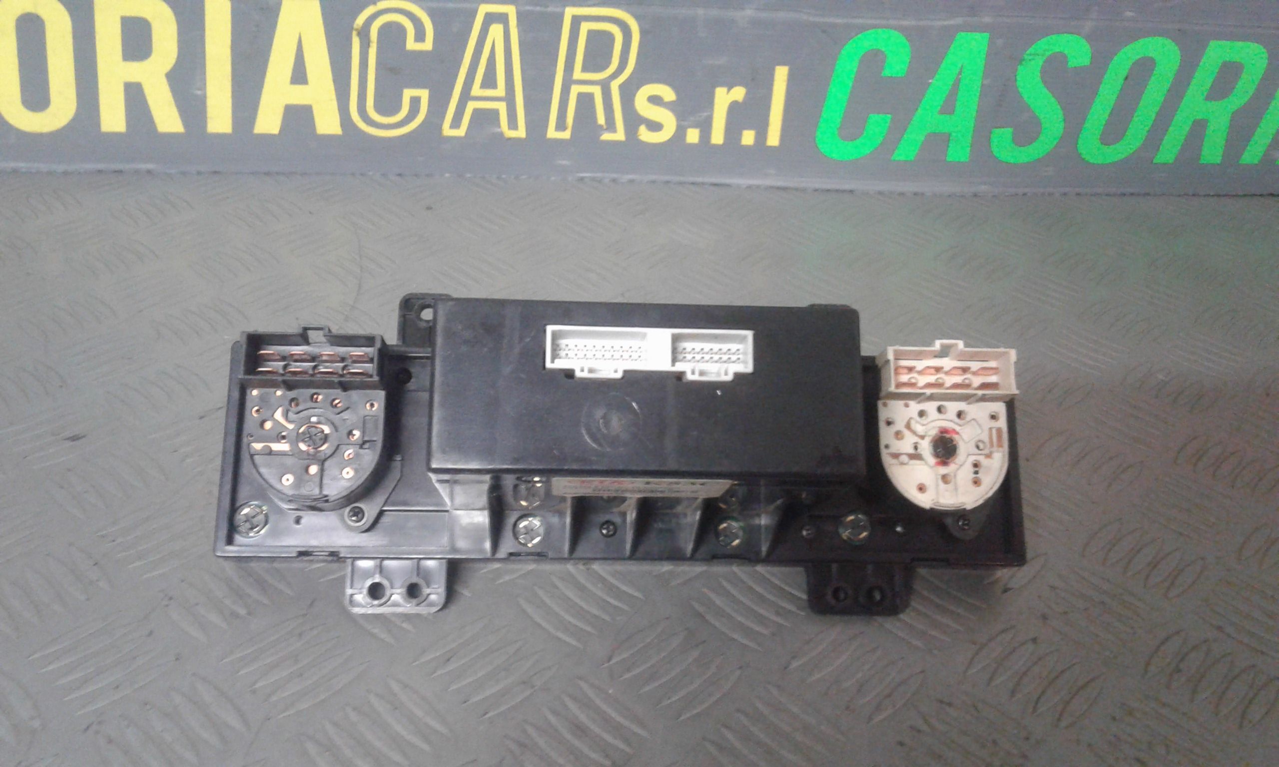 Blocco Comando Climatizzazione 972504D070VA Usato