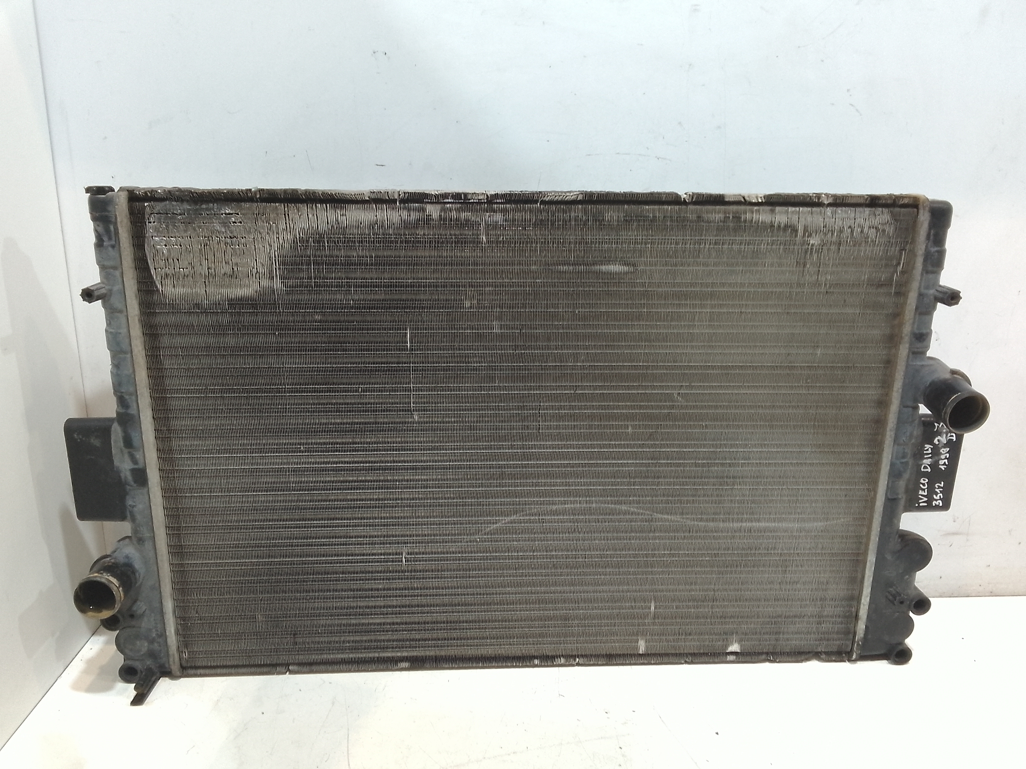 Radiatore 504084141 Usato