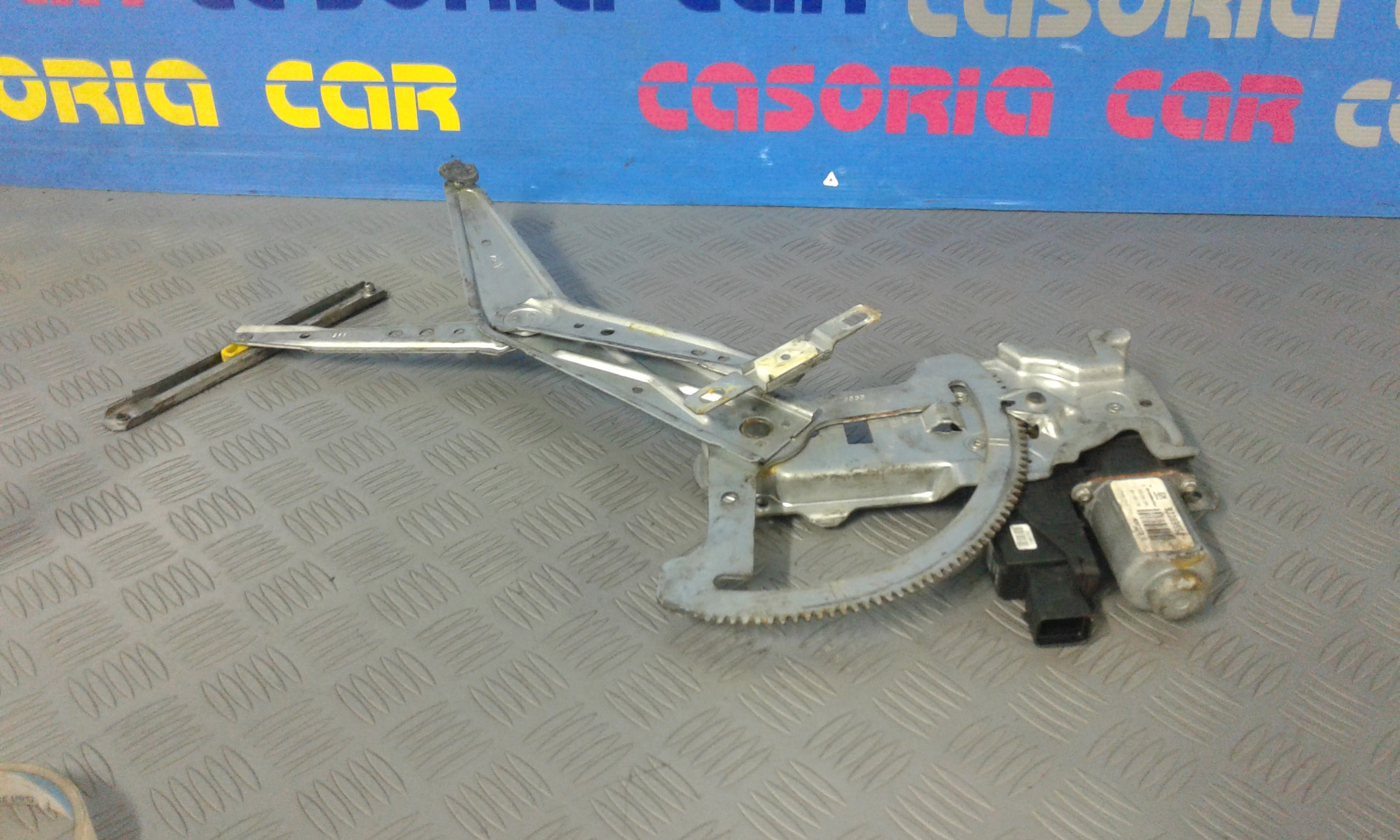 Alzacristallo Porta Ant. Destro 13222286 Usato