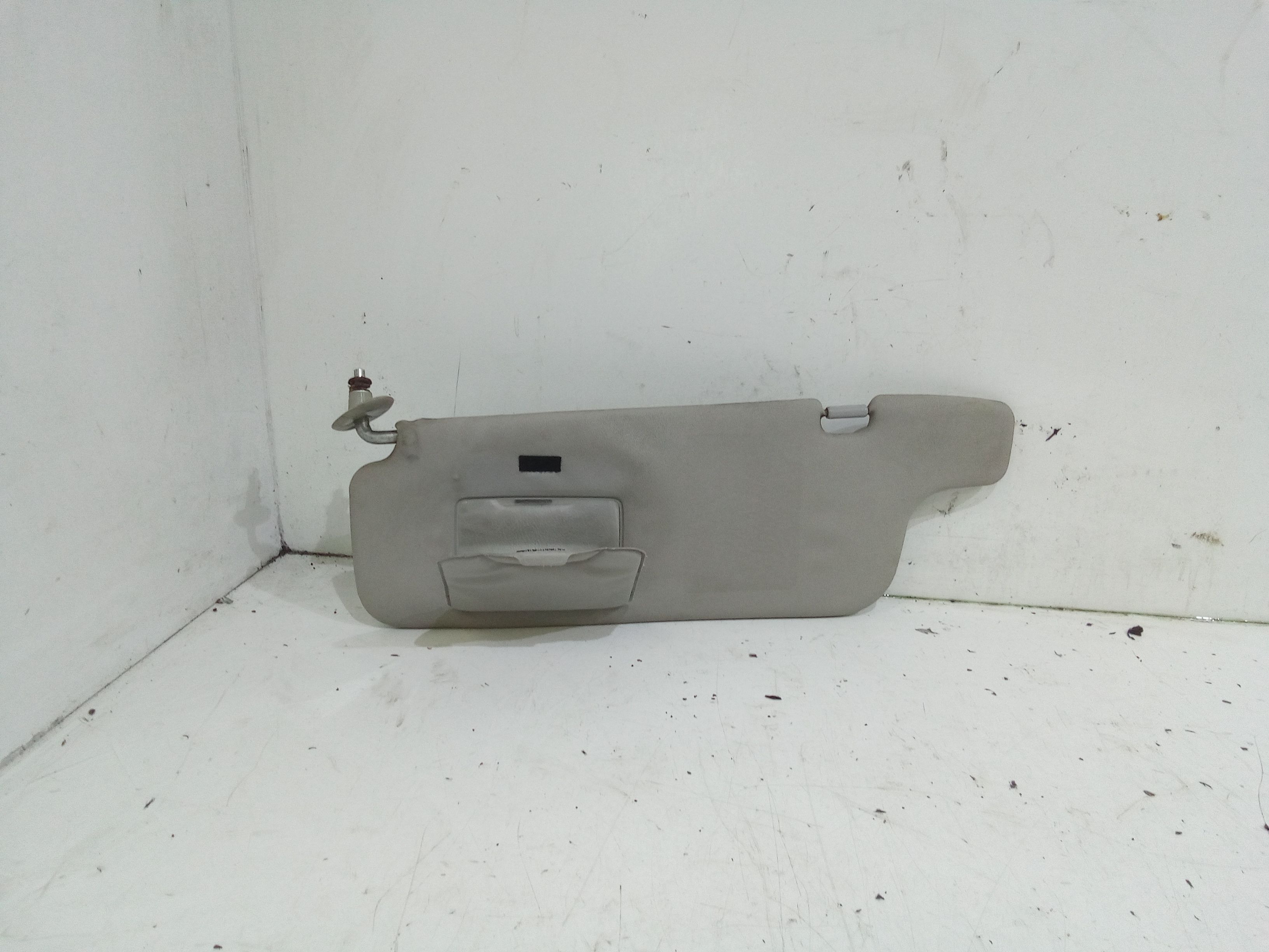 Aletta Parasole Parabrezza Sinistro 7432052311B0 Usato