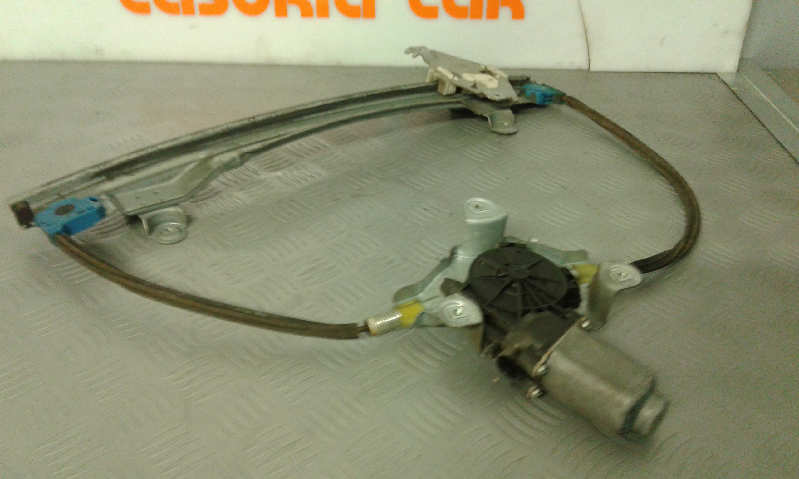 Alzacristallo Porta Ant. Sinistro 8200731462 Usato