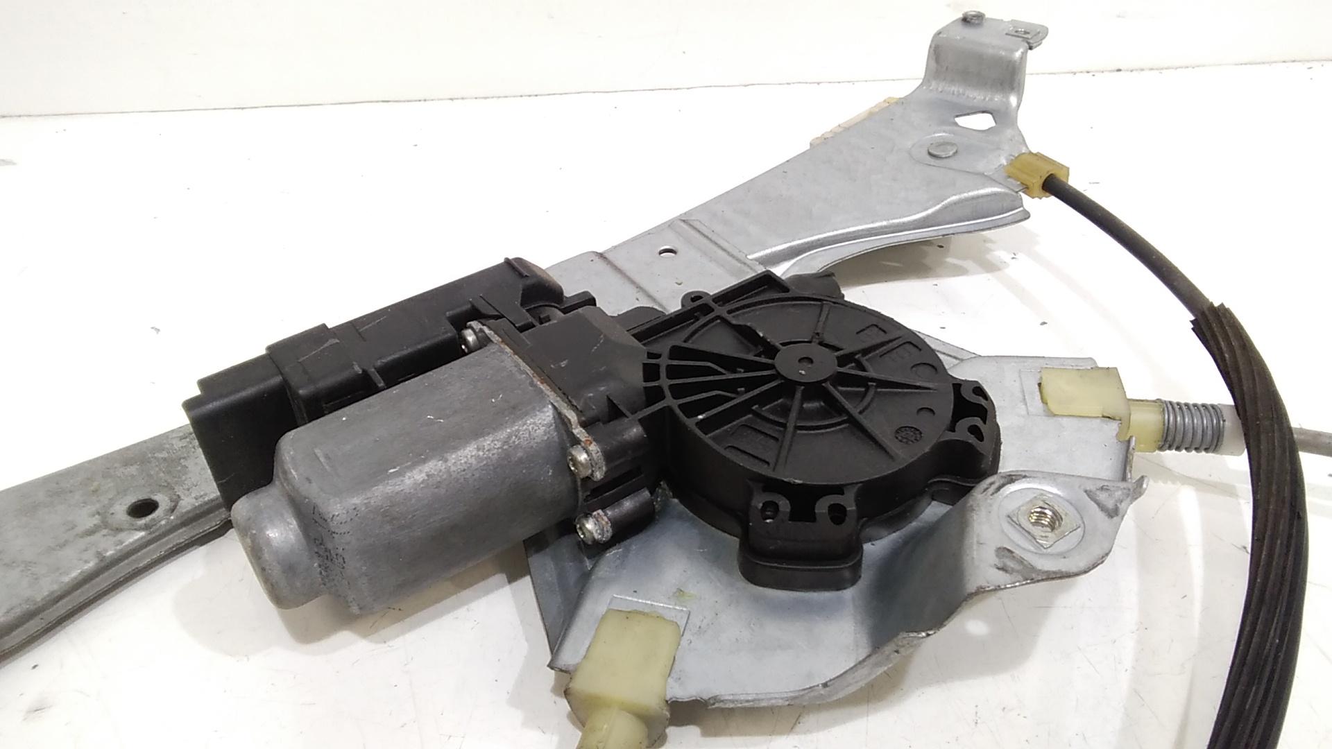 Alzacristallo Porta Ant. Destro Usato