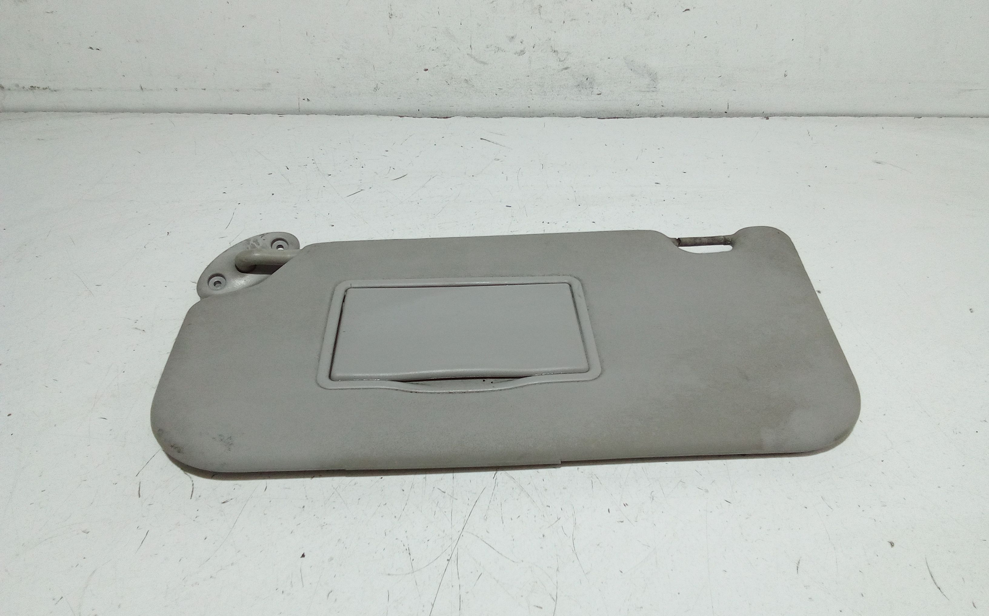 Aletta Parasole Parabrezza Sinistro 1624479 Usato