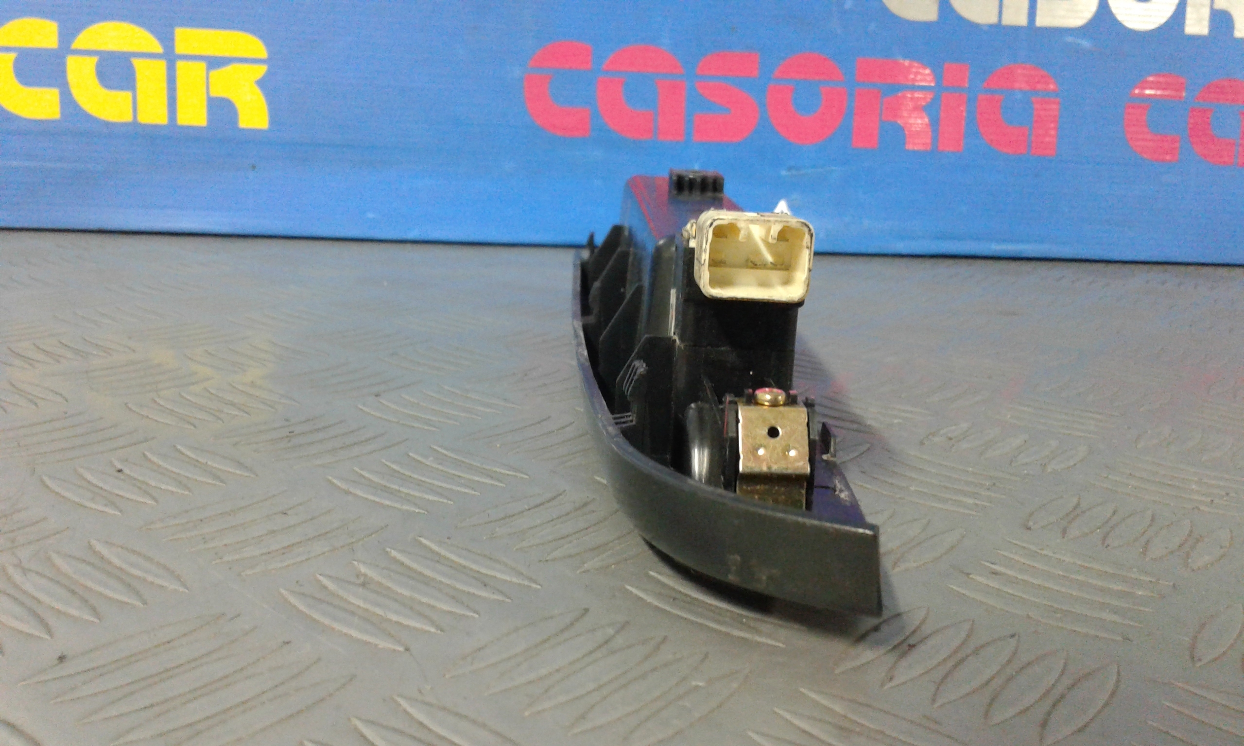 Interruttore Alzacristalli Porta Ant. Destro 96451917 Usato