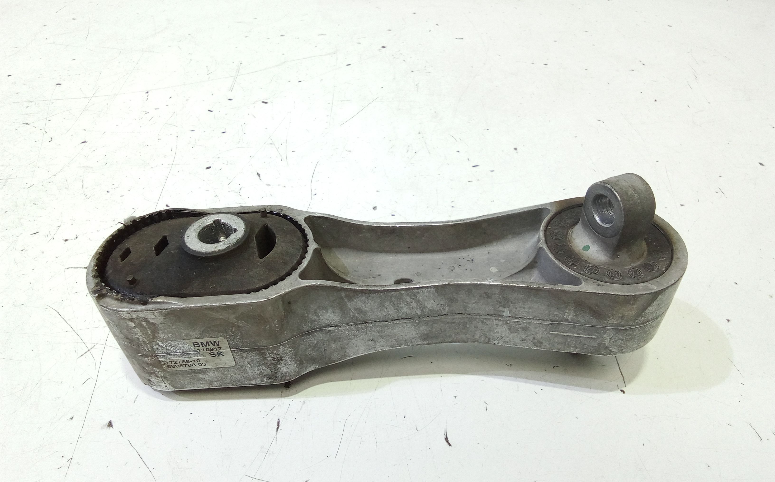 Piastra Alloggiamento Supporto Motore (Con Eventuale Bielletta O Tirante Associato) Usato