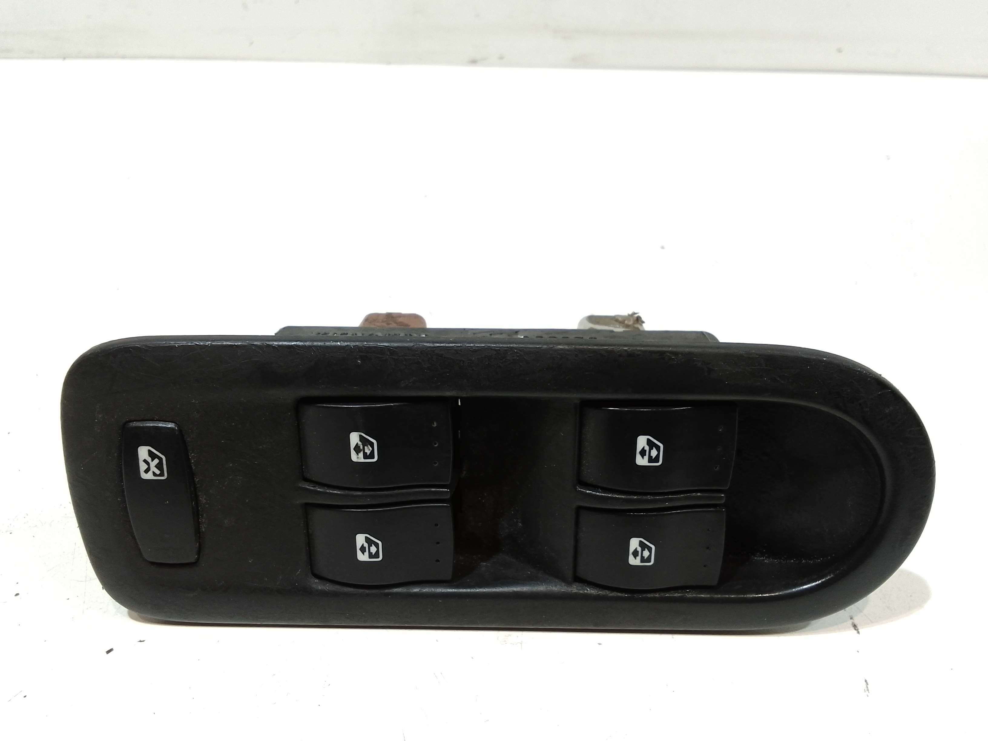 Interruttore Alzacristalli Porta Ant. Sinistro 8200107772 Usato