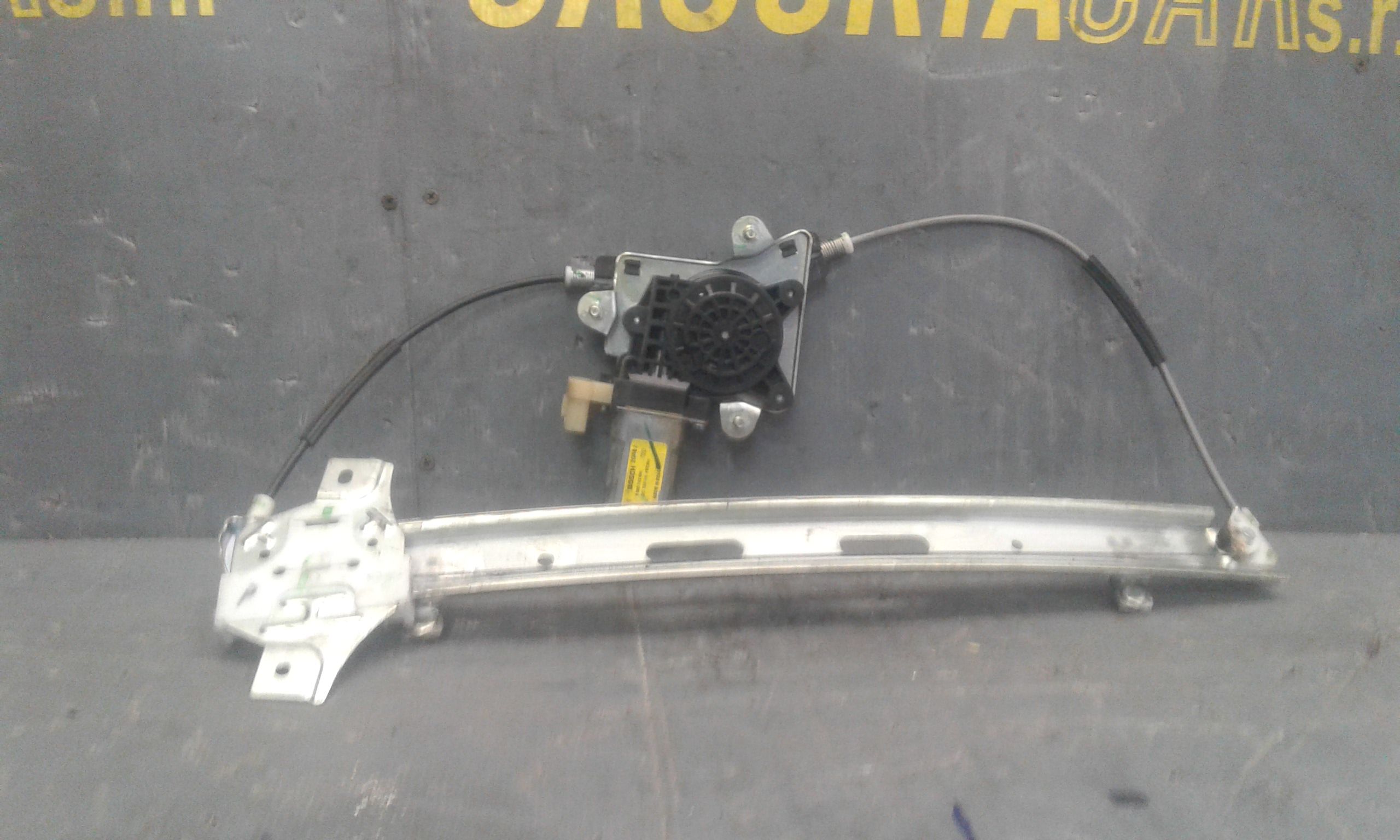 Alzacristallo Porta Post. Destro 834020X000 Usato