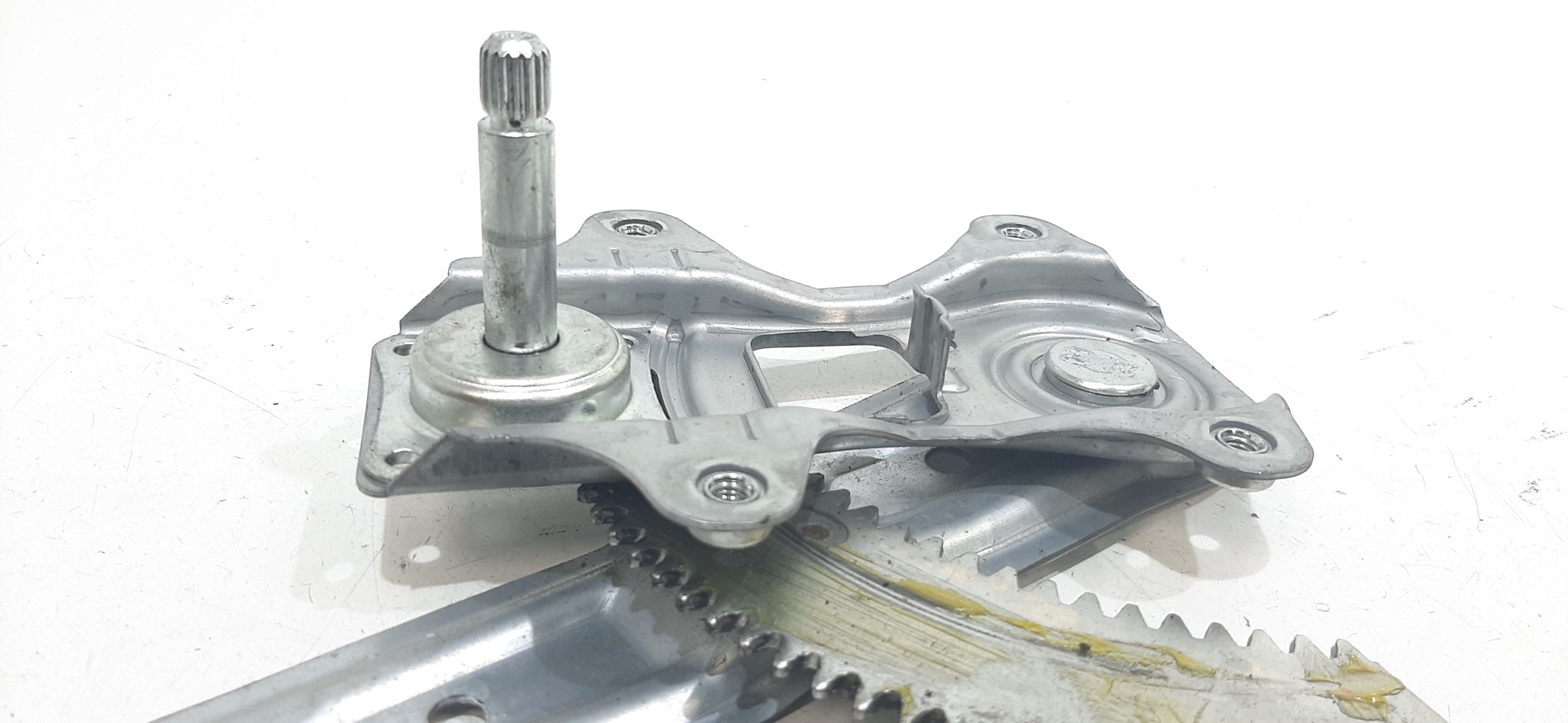 Alzacristallo Porta Post. Sinistro 827215FA6A Usato