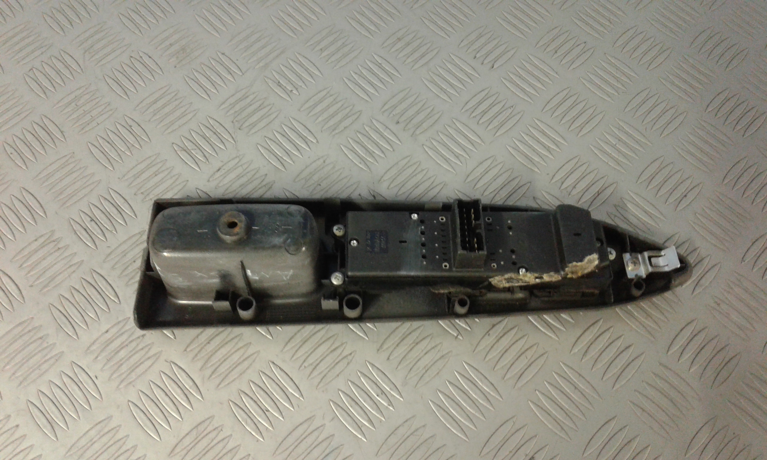 Interruttore Alzacristalli Porta Ant. Sinistro Usato