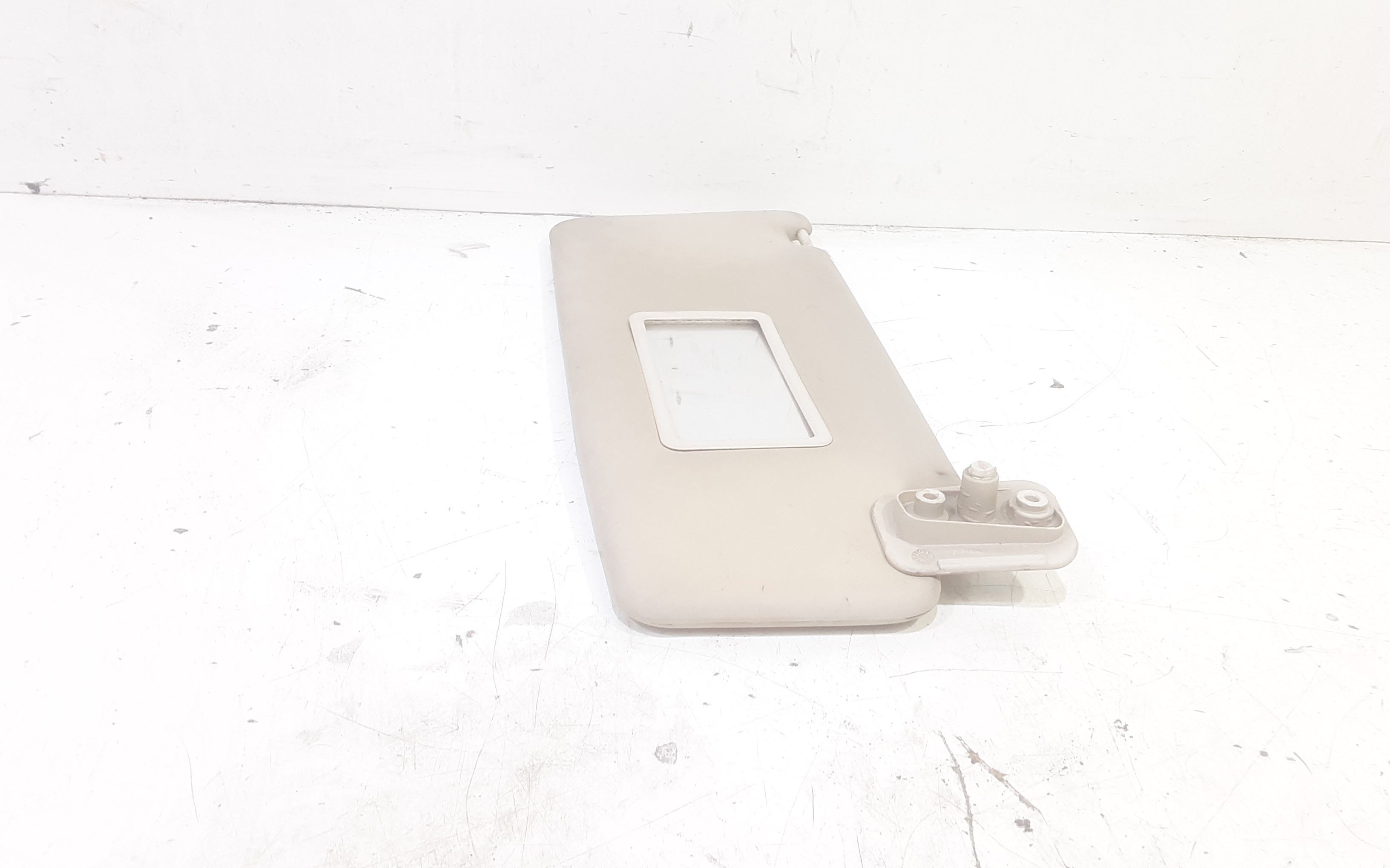 Aletta Parasole Parabrezza Destro 735295147 Usato