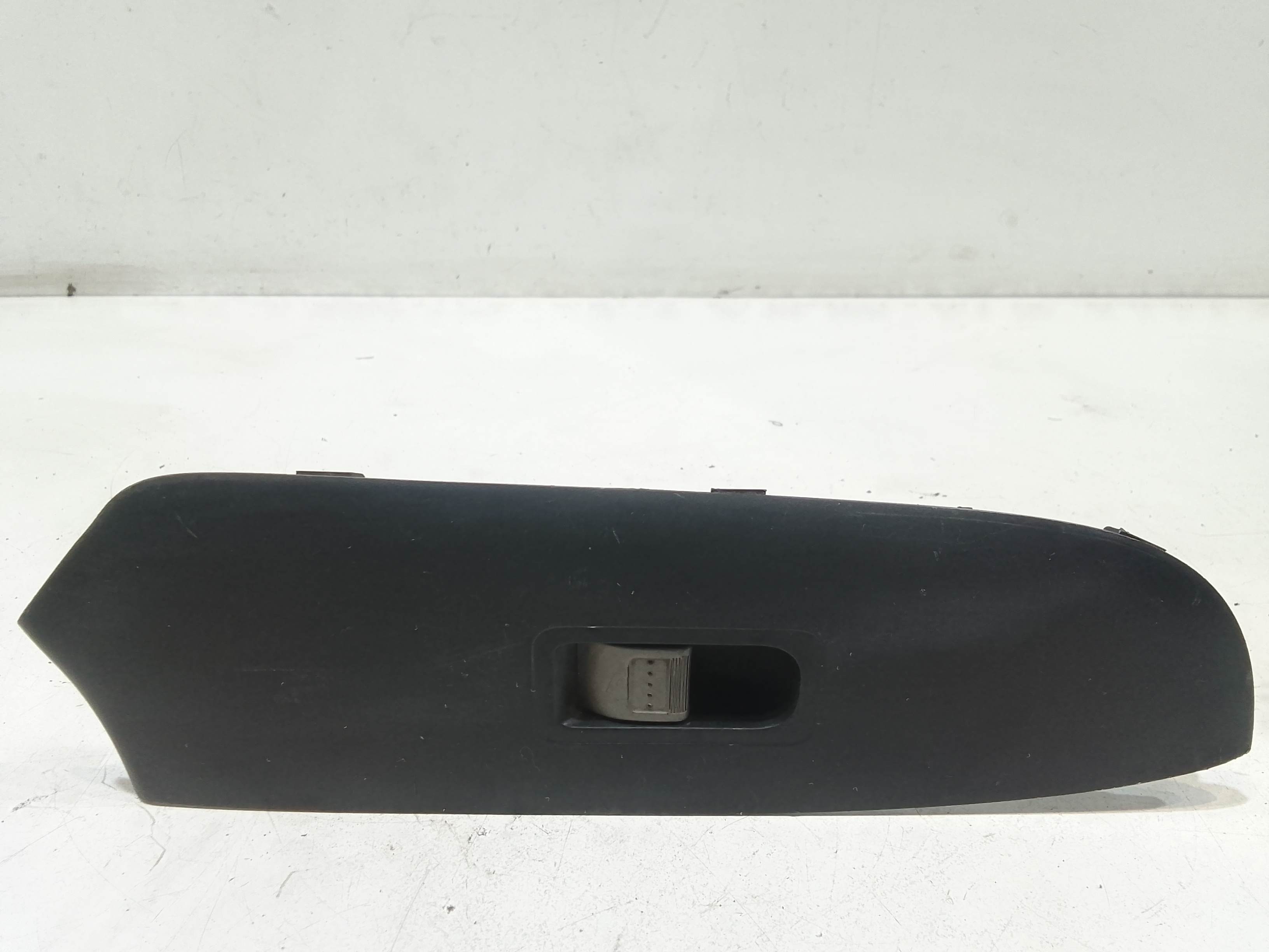 Interruttore Alzacristalli Porta Ant. Destro Usato