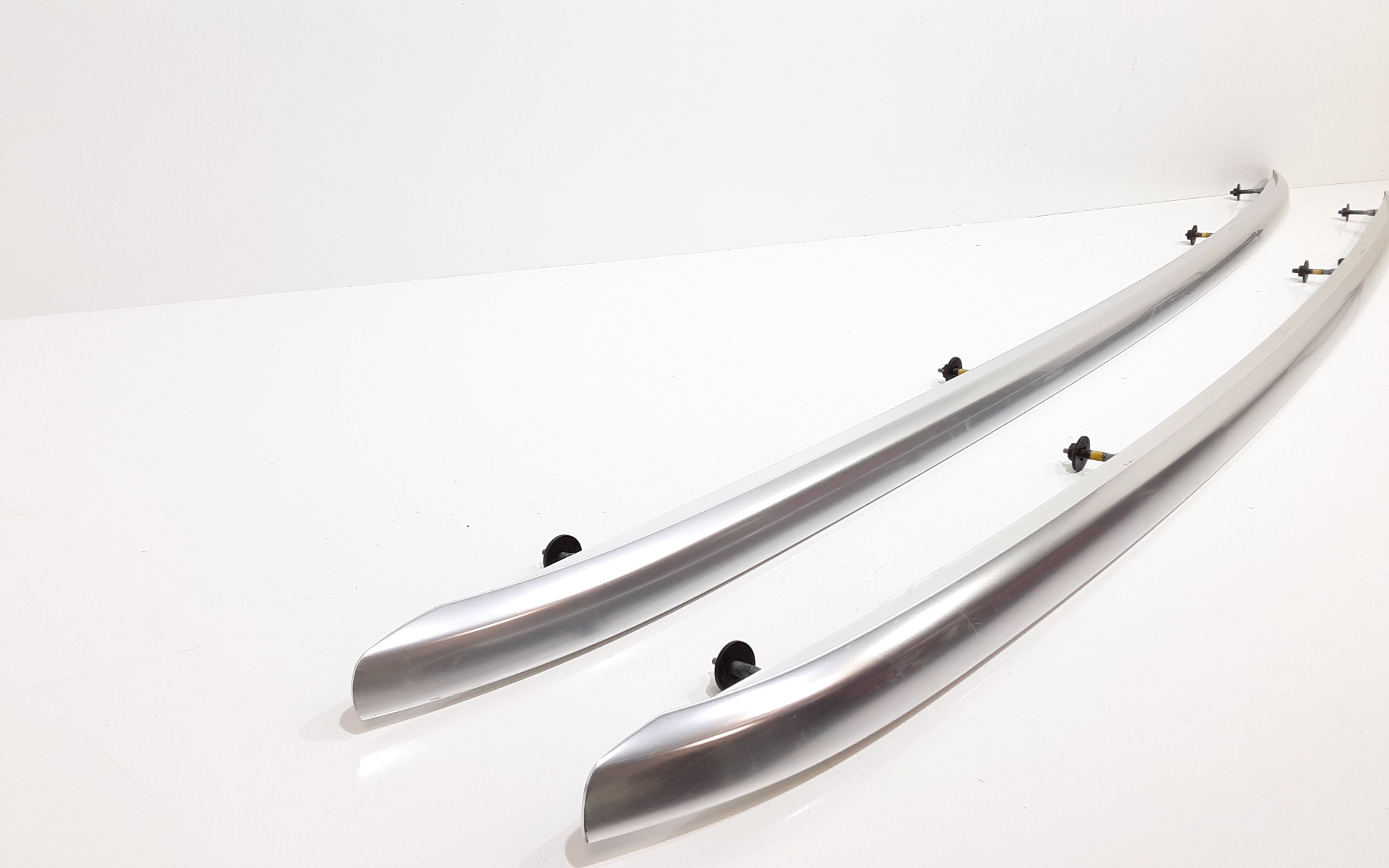 Barre Portatutto Per Mancorrente Tetto Destro + Barre Portatutto Per Mancorrente Tetto Sinistro Usato