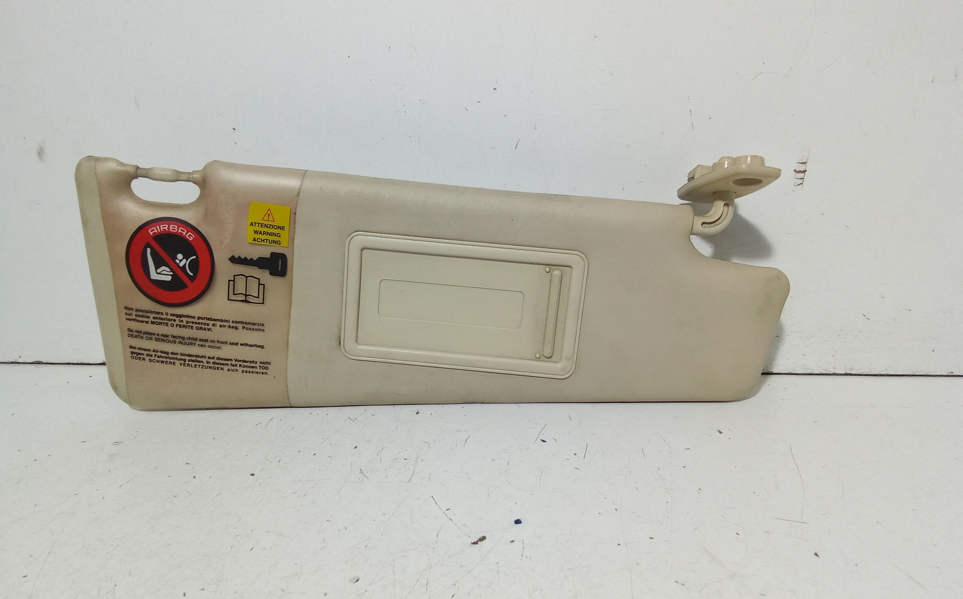 Aletta Parasole Parabrezza Destro 735361684 Usato