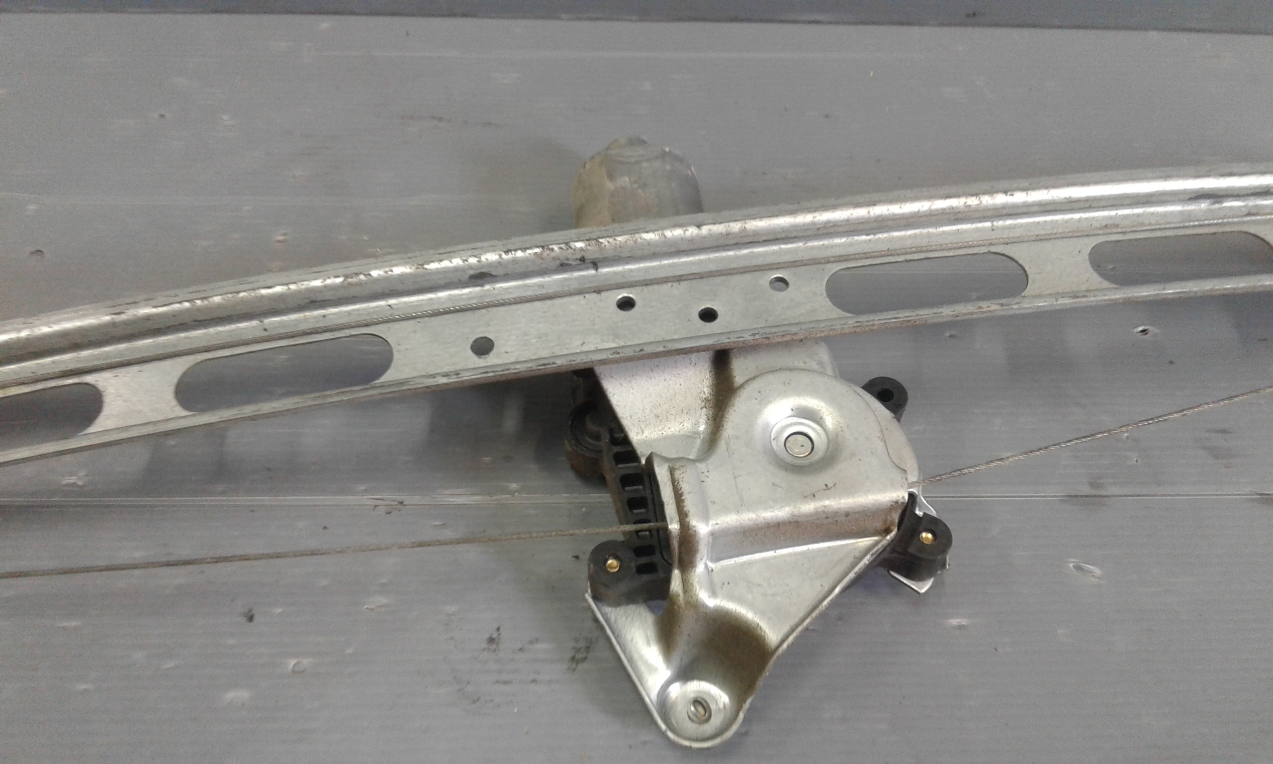 Alzacristallo Porta Ant. Sinistro Usato