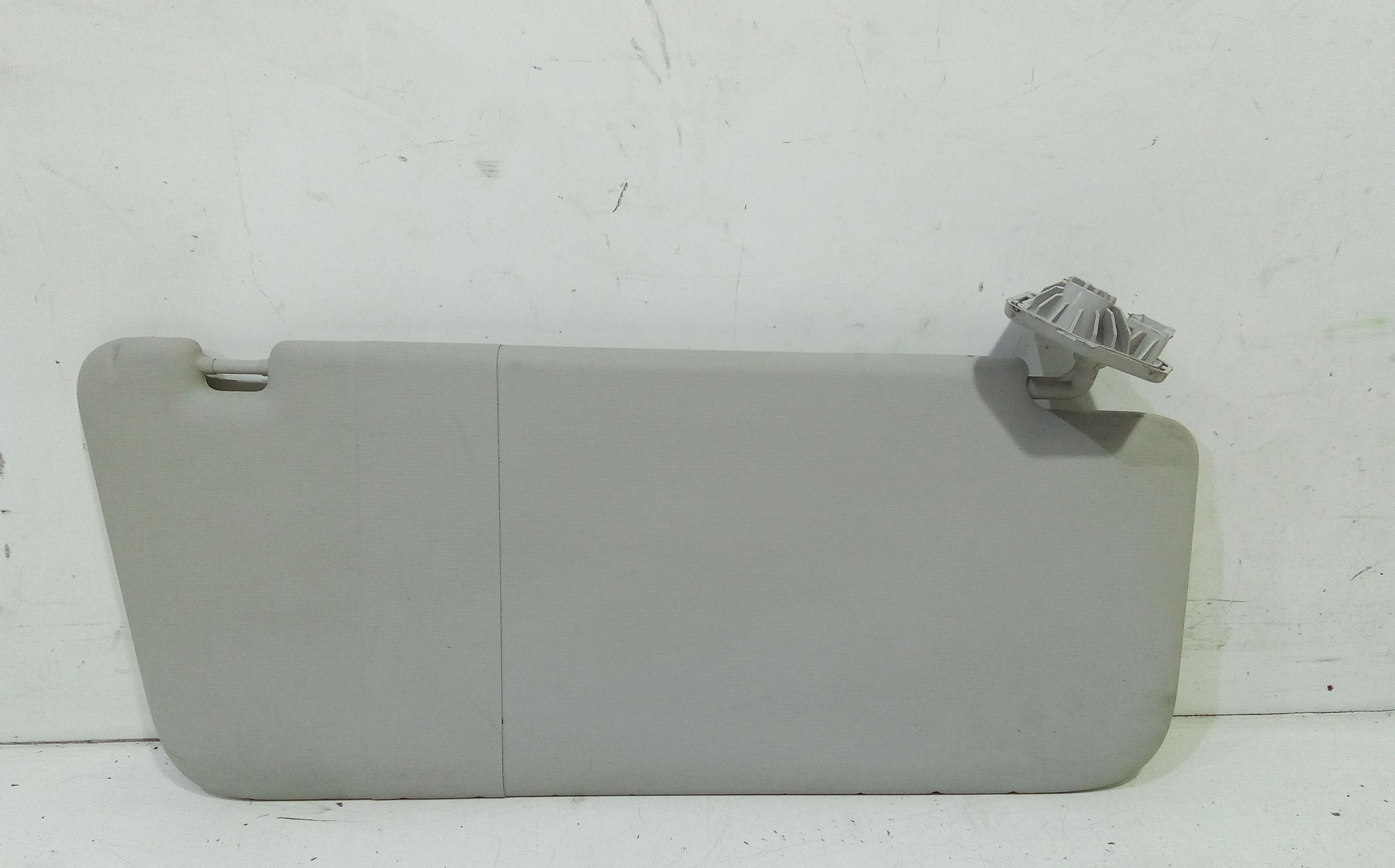 Aletta Parasole Parabrezza Destro 7C0857552BB2F4 Usato