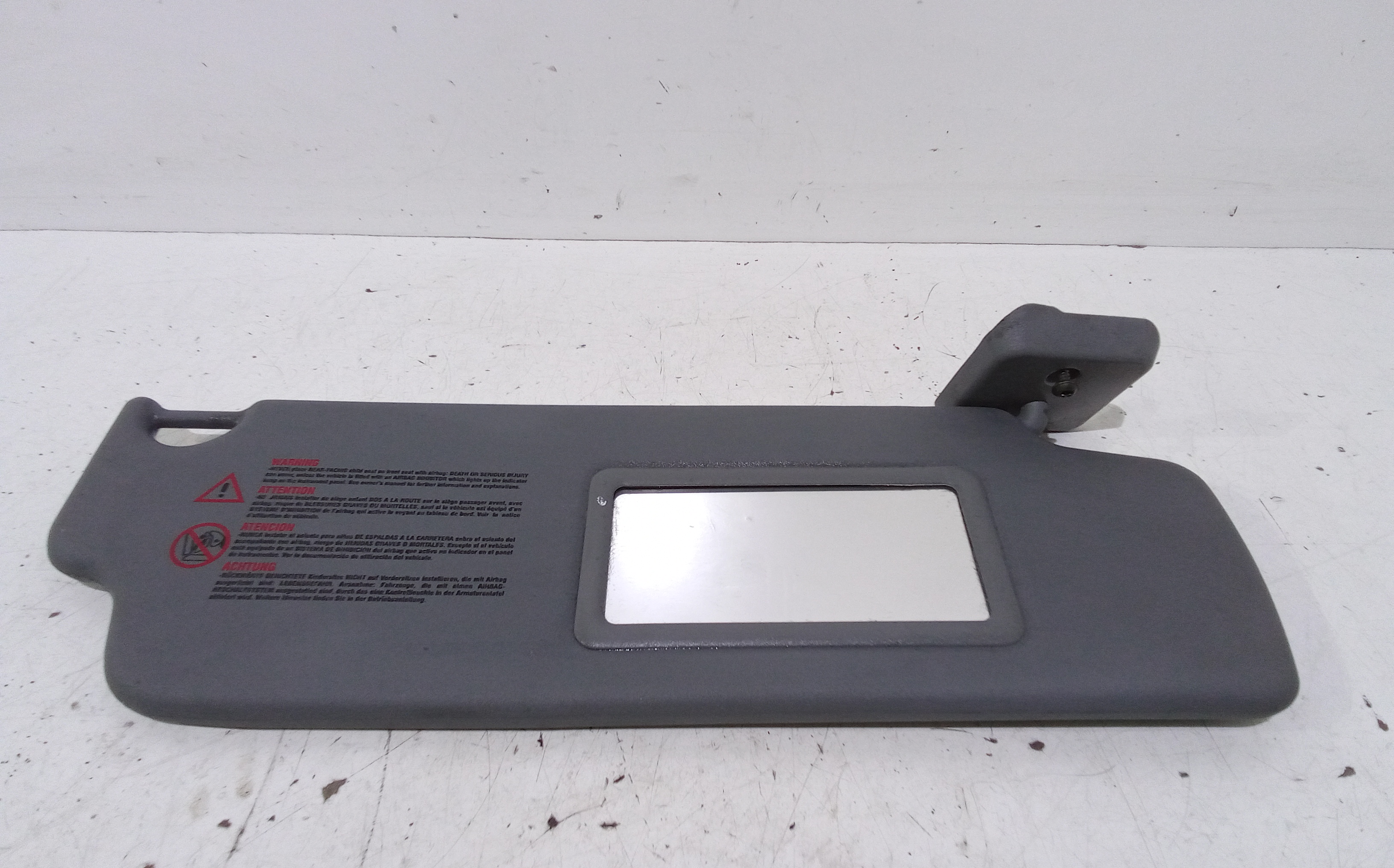 Aletta Parasole Parabrezza Destro 8200190789 Usato