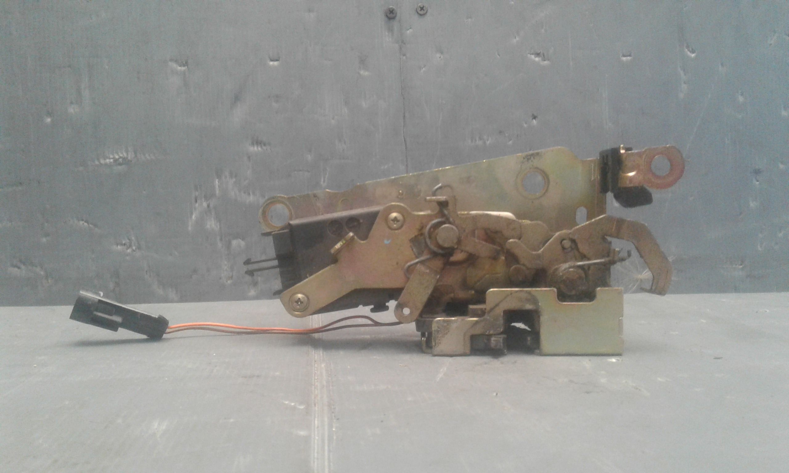 Serratura Porta Ant. Destro Q0002856V009000000 Usato