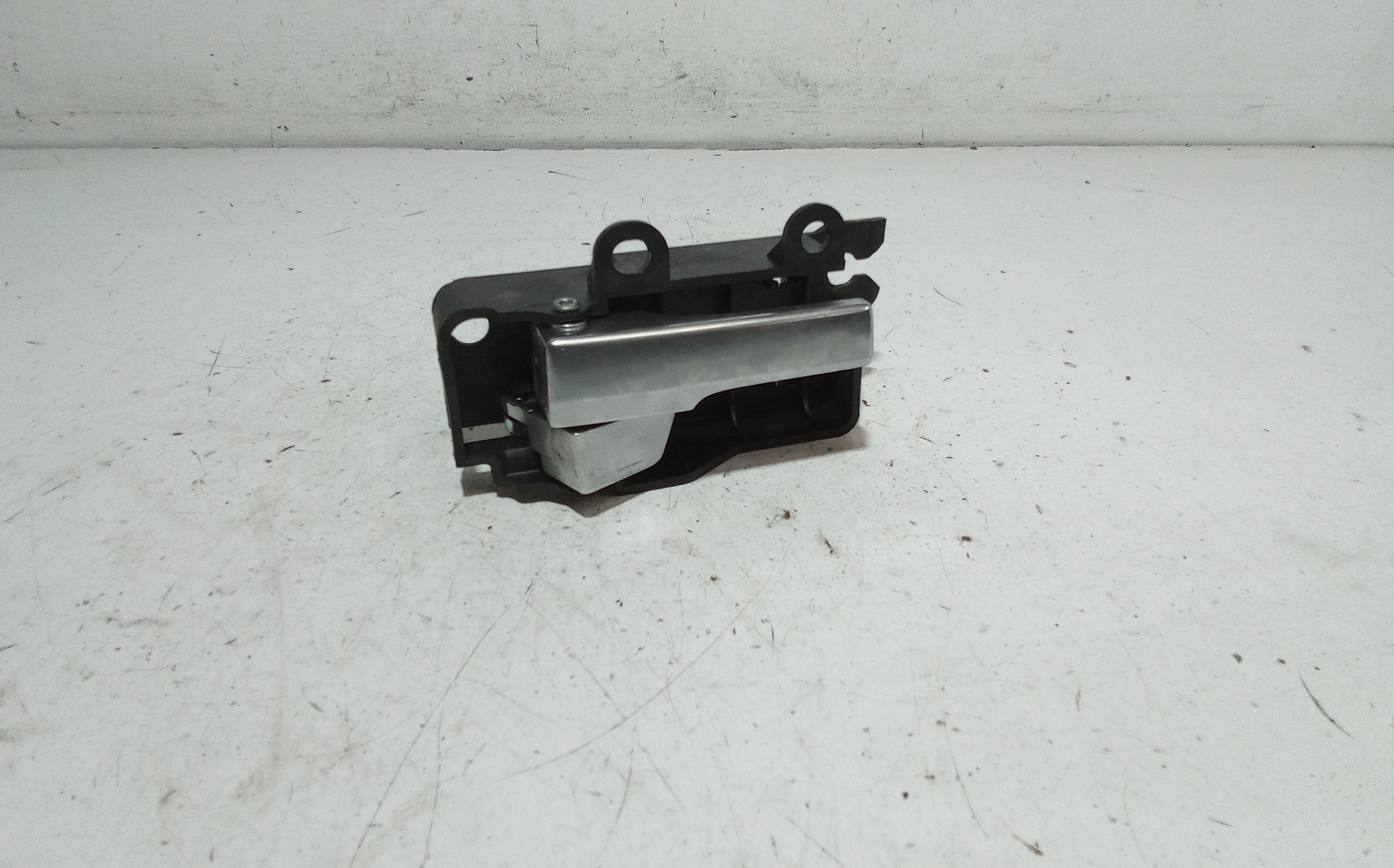 Maniglia Int. Apertura Porta Post. Destro 1470111 Usato