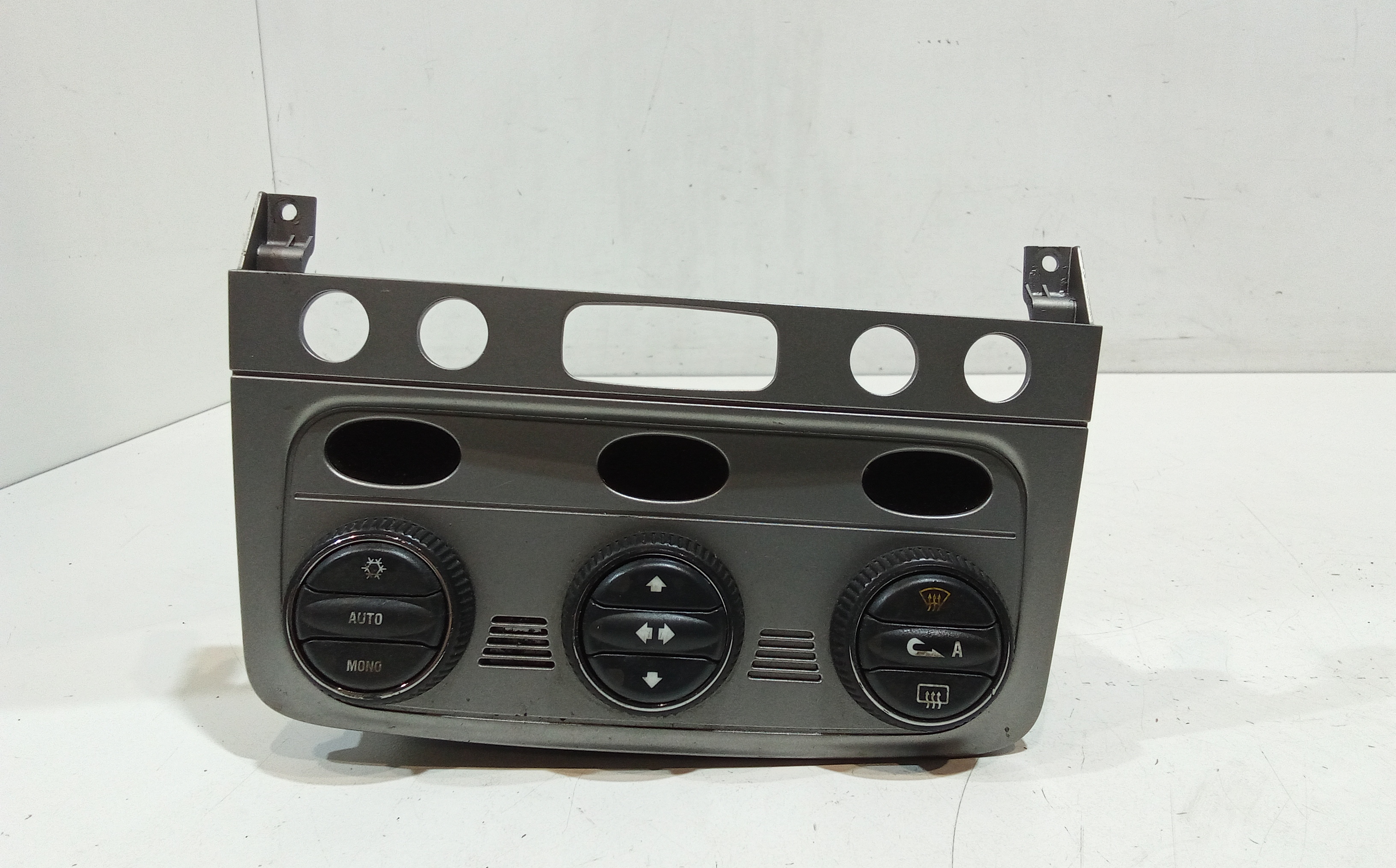 Blocco Comando Climatizzazione 156051369 Usato