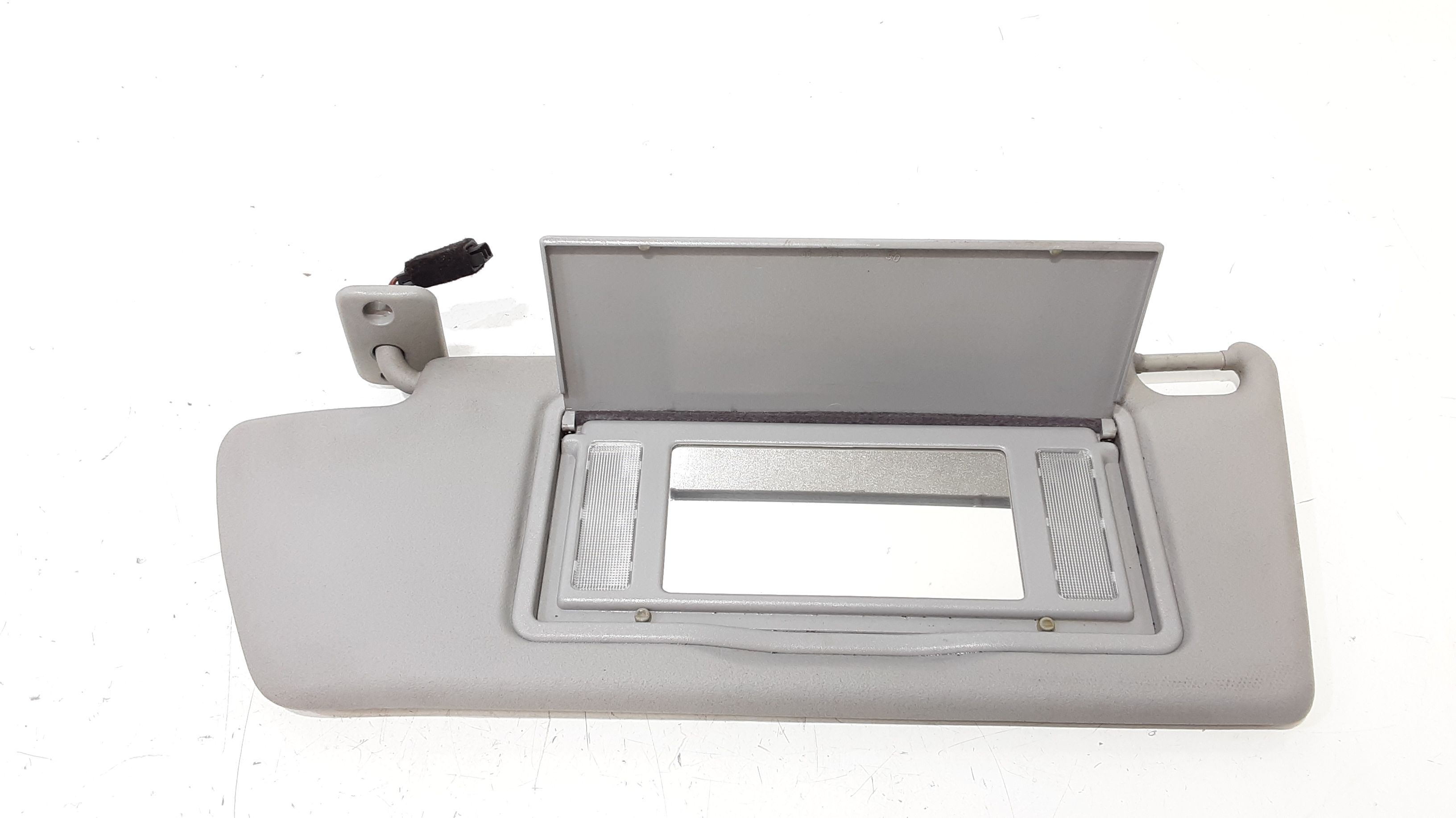 Aletta Parasole Parabrezza Sinistro 13234248 Usato