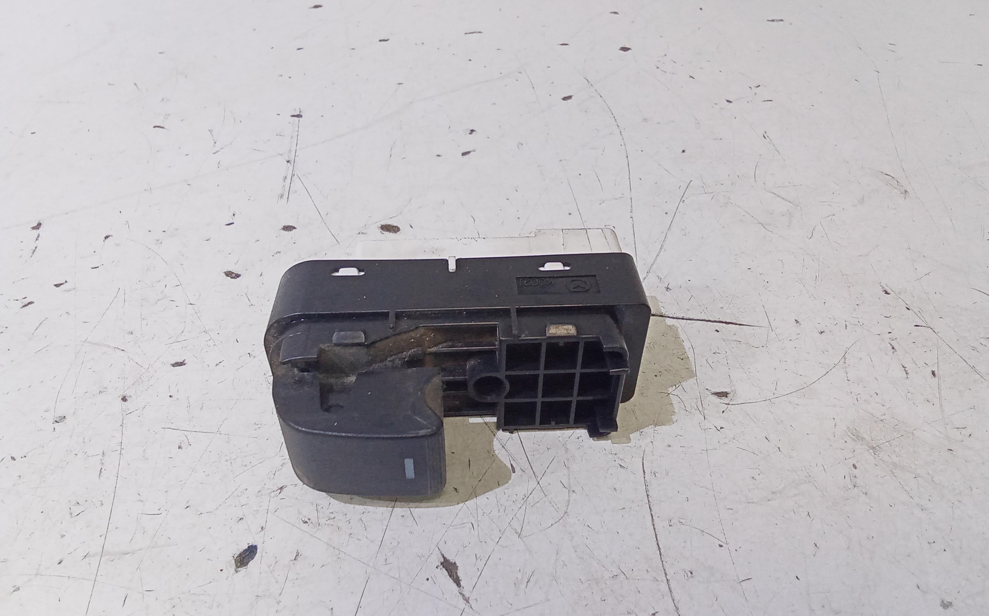 Interruttore Alzacristalli Porta Ant. Destro Usato