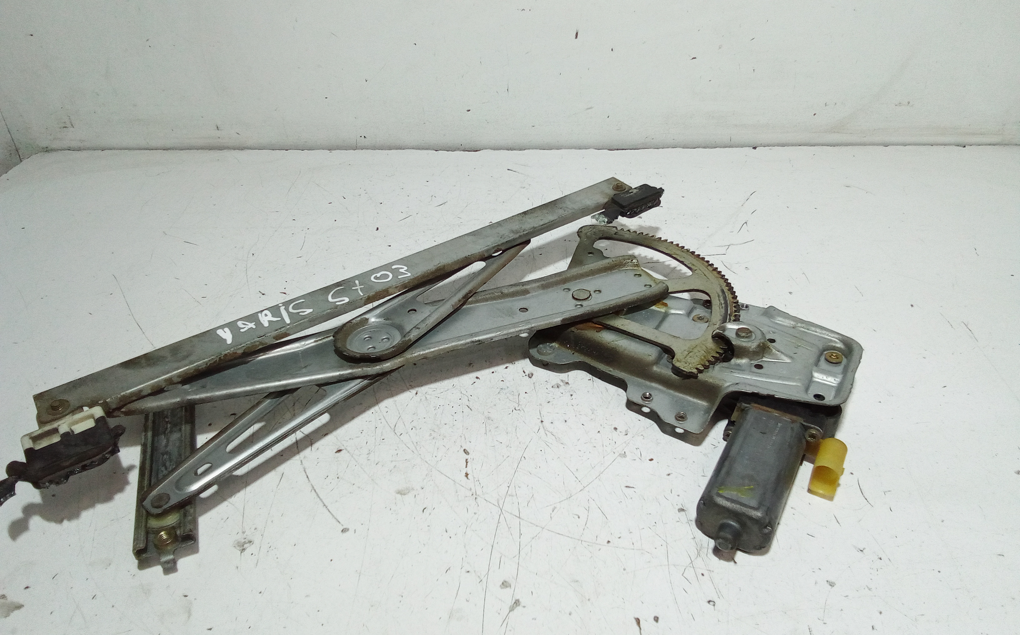 Alzacristallo Porta Ant. Sinistro 698200D010 Usato